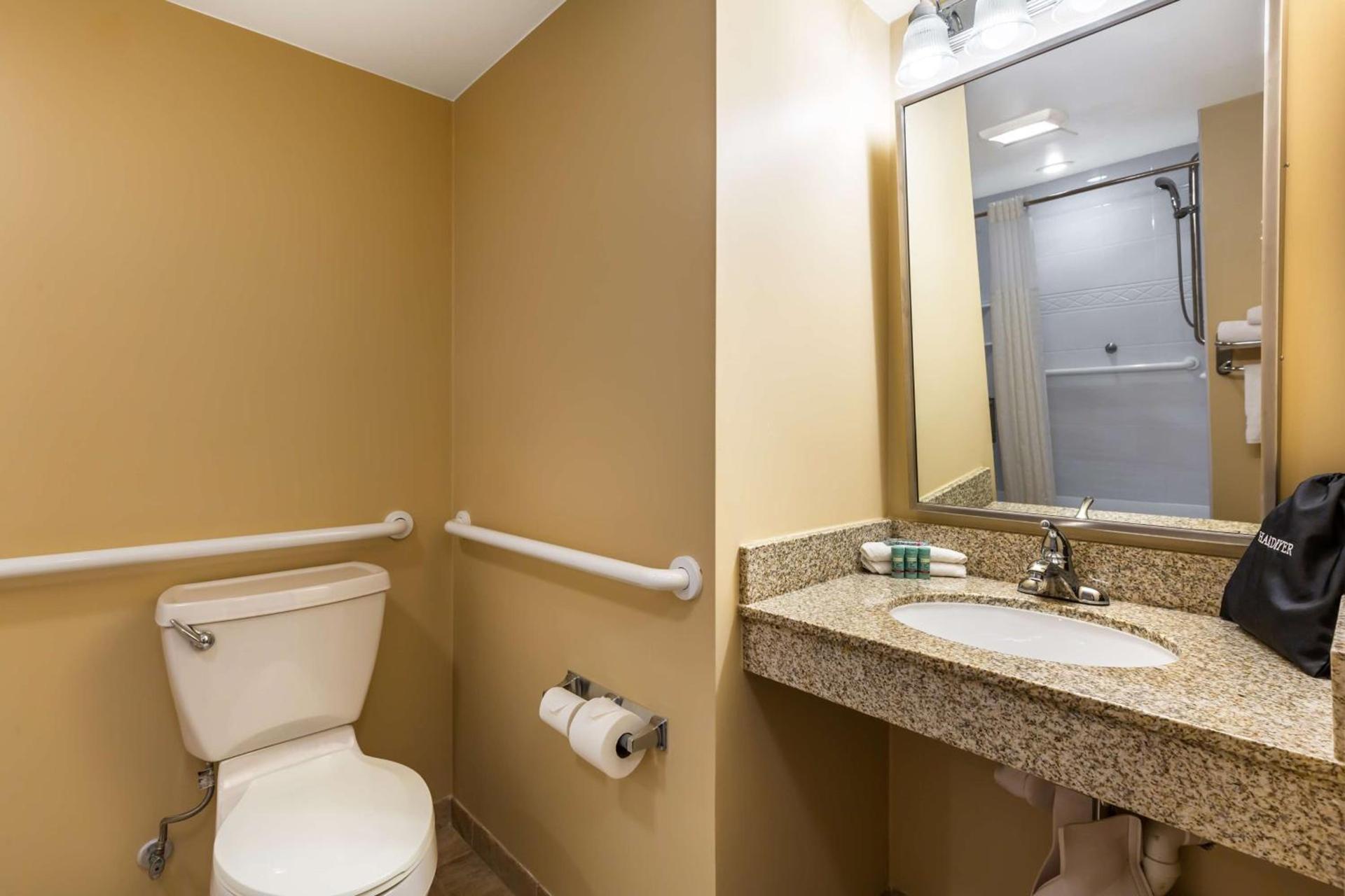 Best Western Braintree Inn photo 16