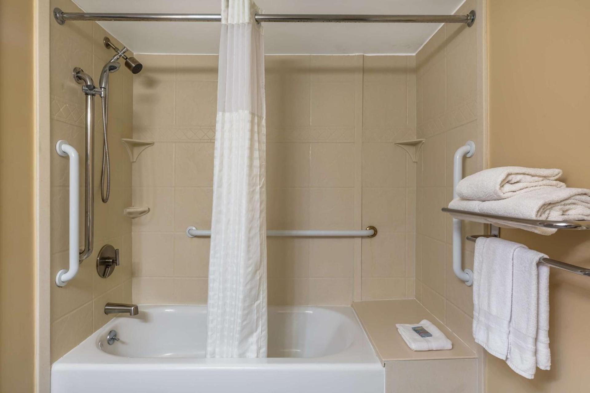 Best Western Braintree Inn photo 21