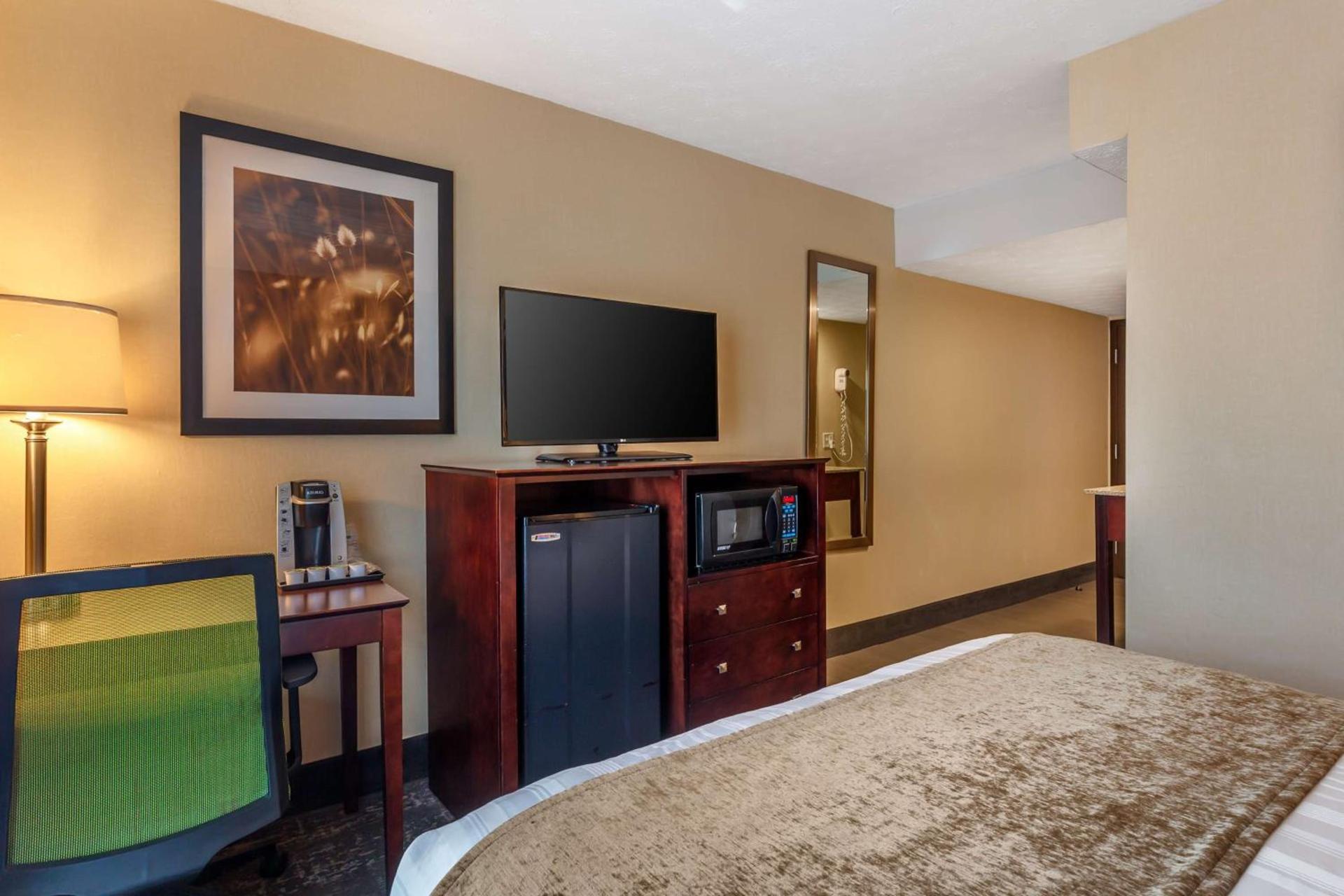 Best Western Braintree Inn photo 28