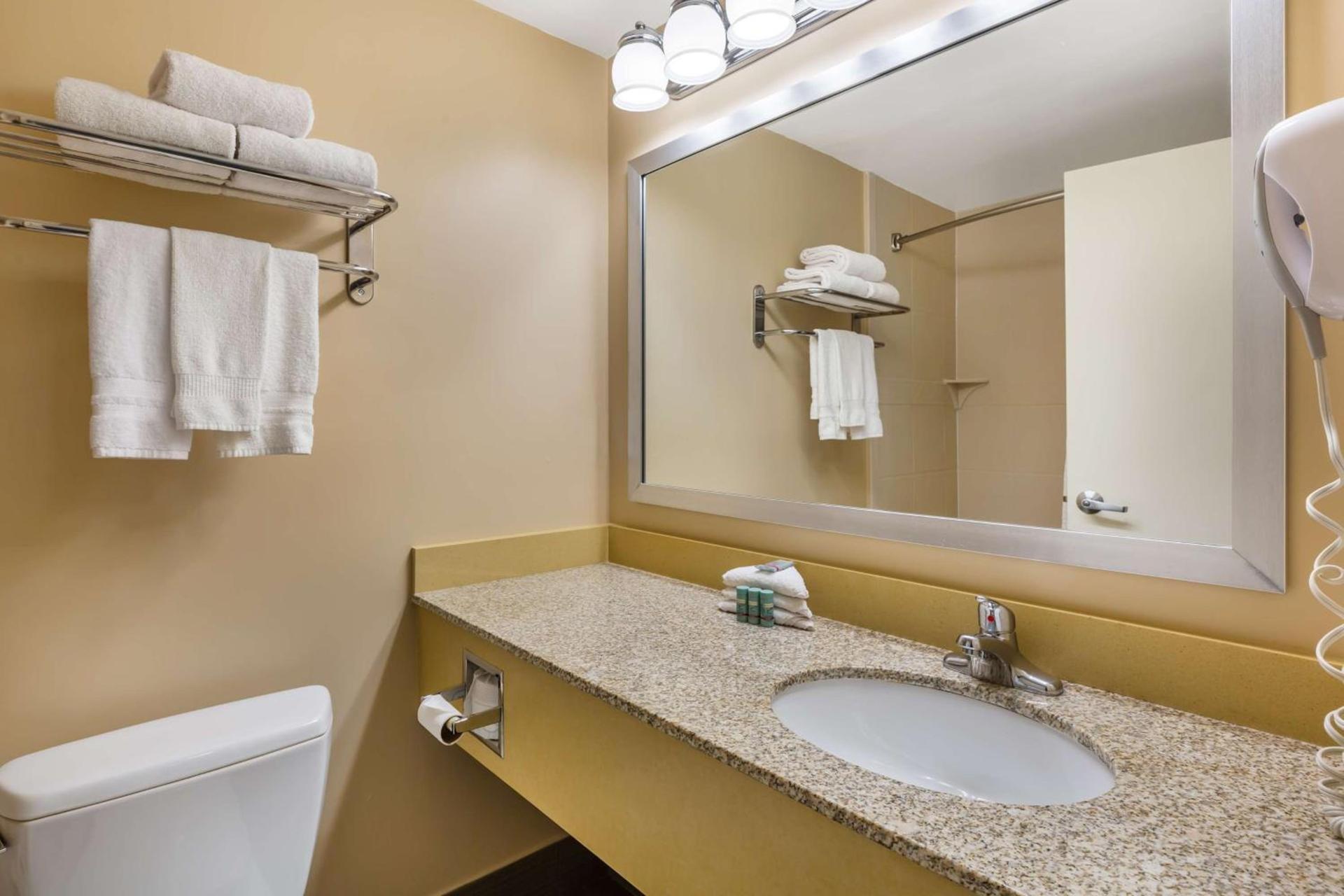 Best Western Braintree Inn photo 32