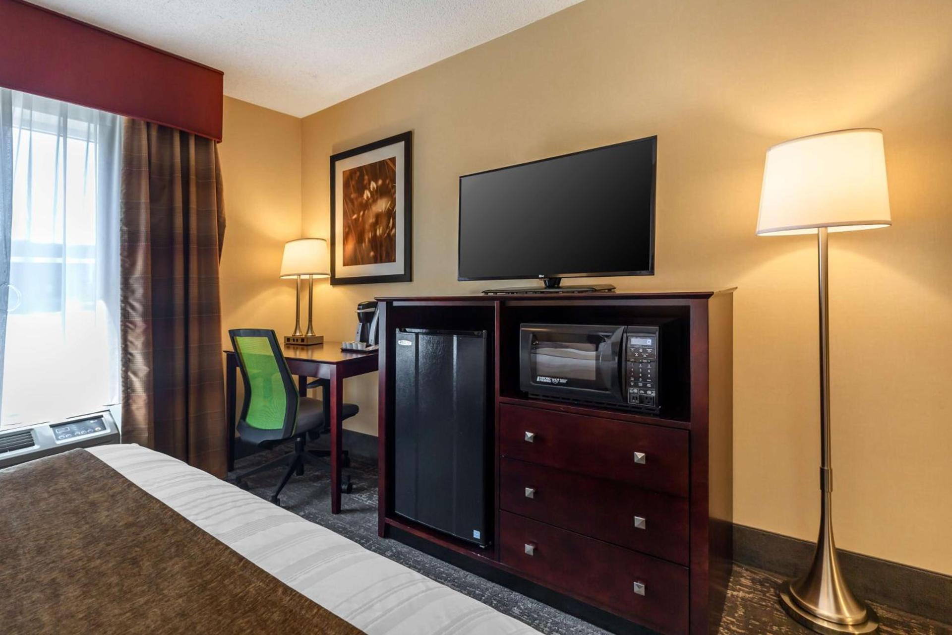Best Western Braintree Inn photo 35