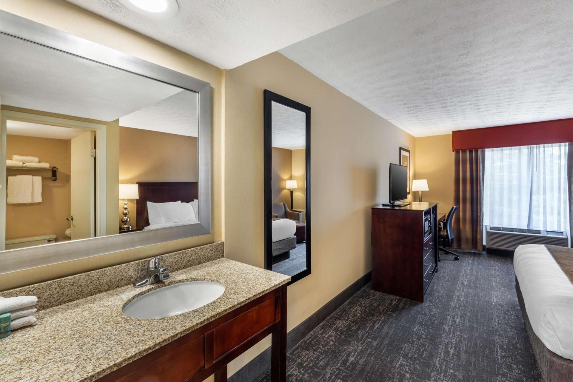 Best Western Braintree Inn photo 41