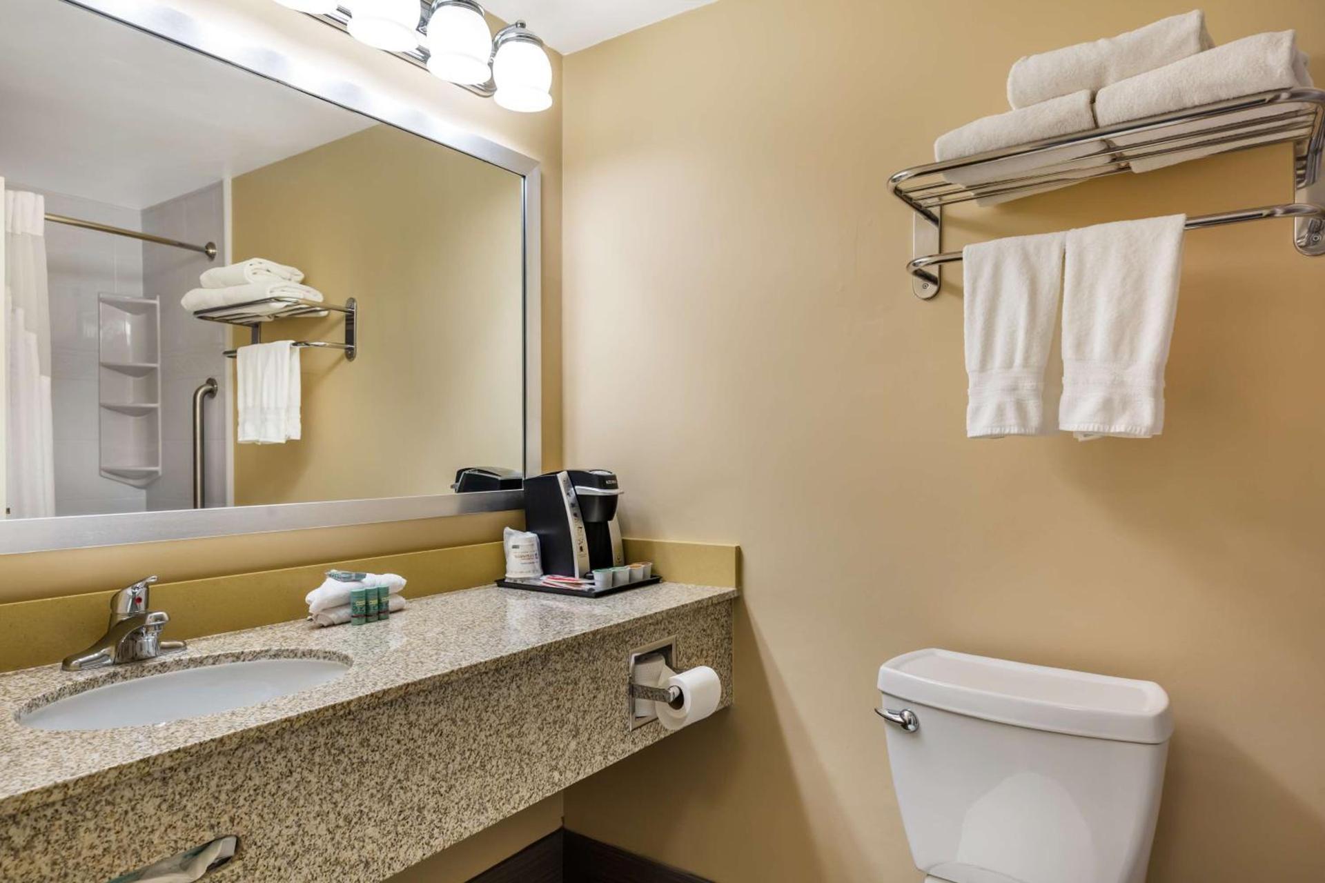 Best Western Braintree Inn photo 46