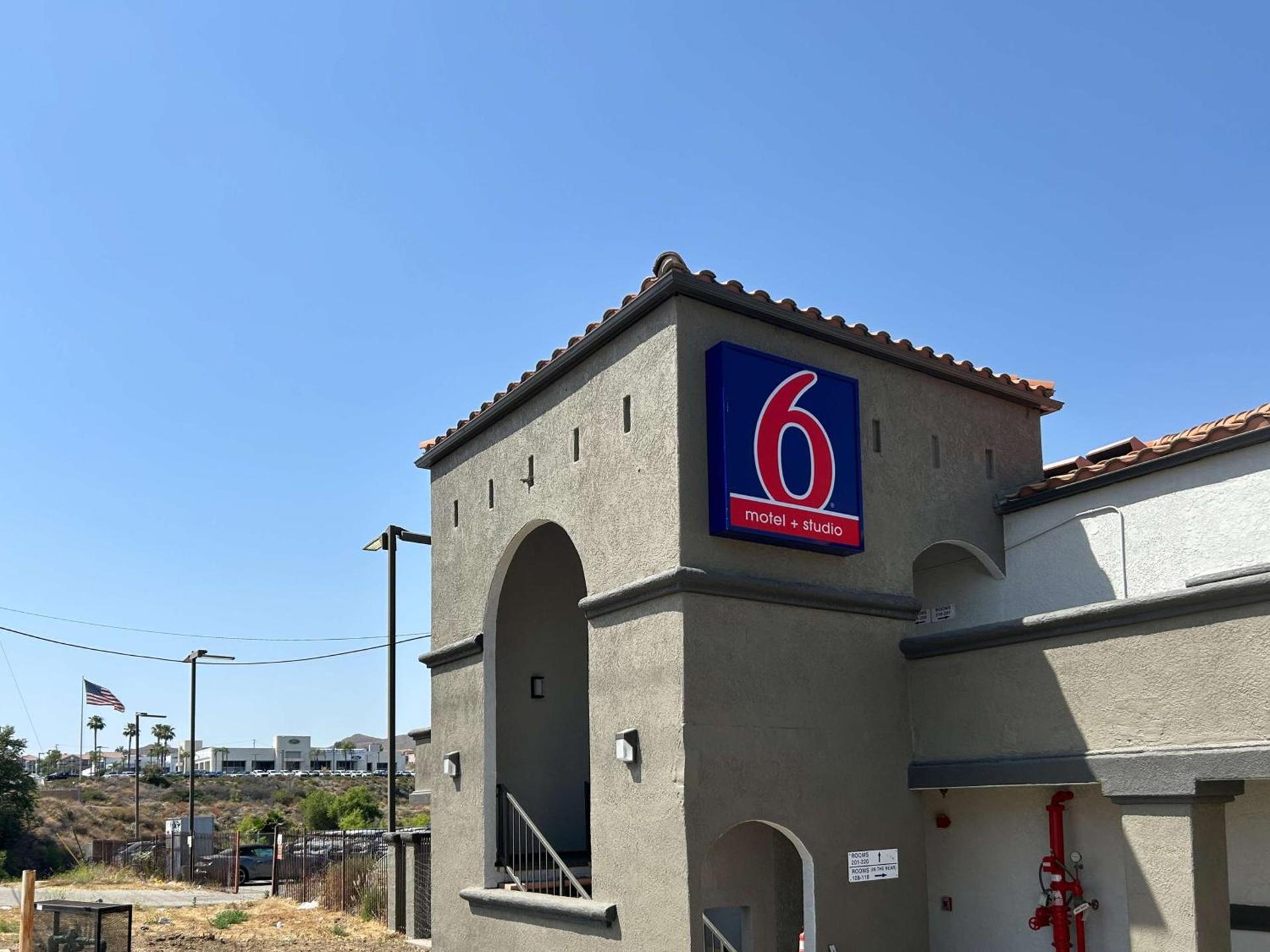 Motel 6 Lake Elsinore, CA — hotel in Lake Elsinore