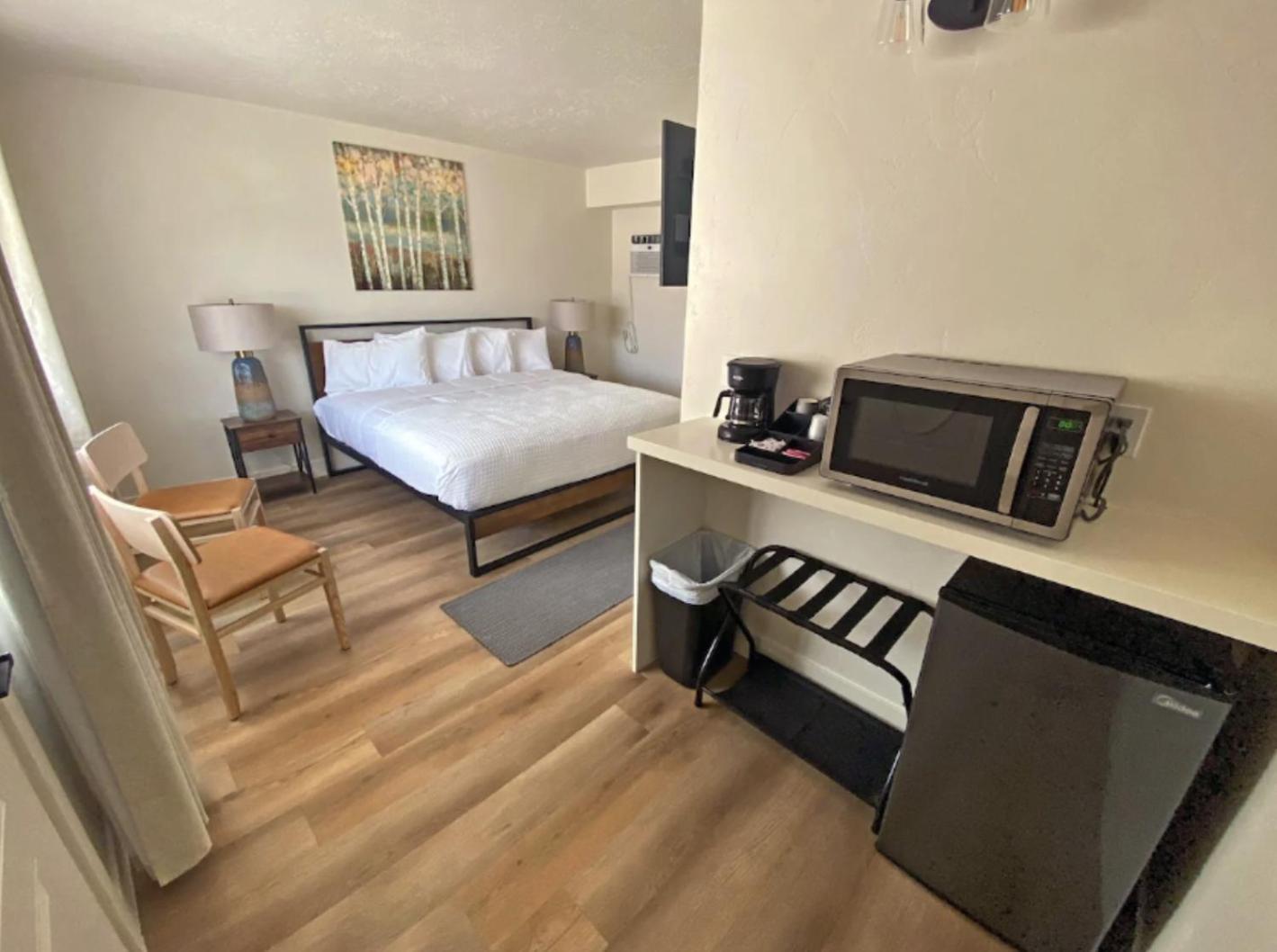 89 & Nine Motel photo 10