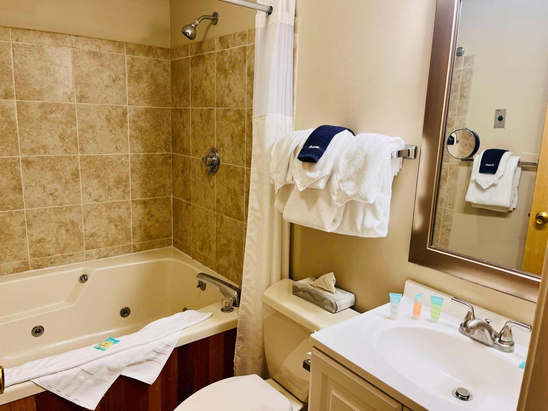 Nordic Village Condominium Resort photo 97