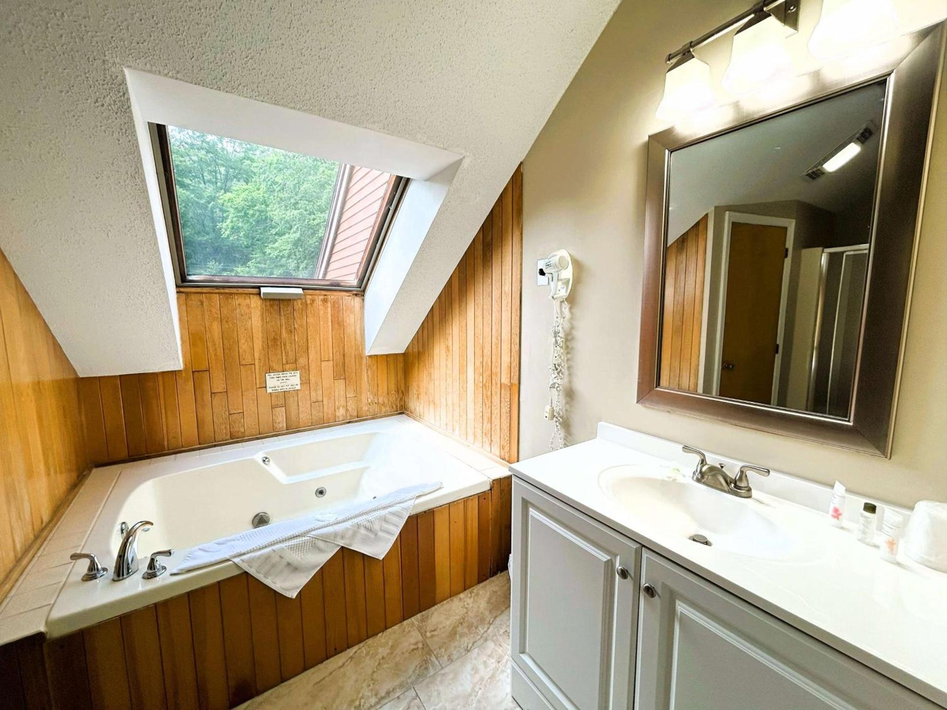 Nordic Village Condominium Resort photo 94