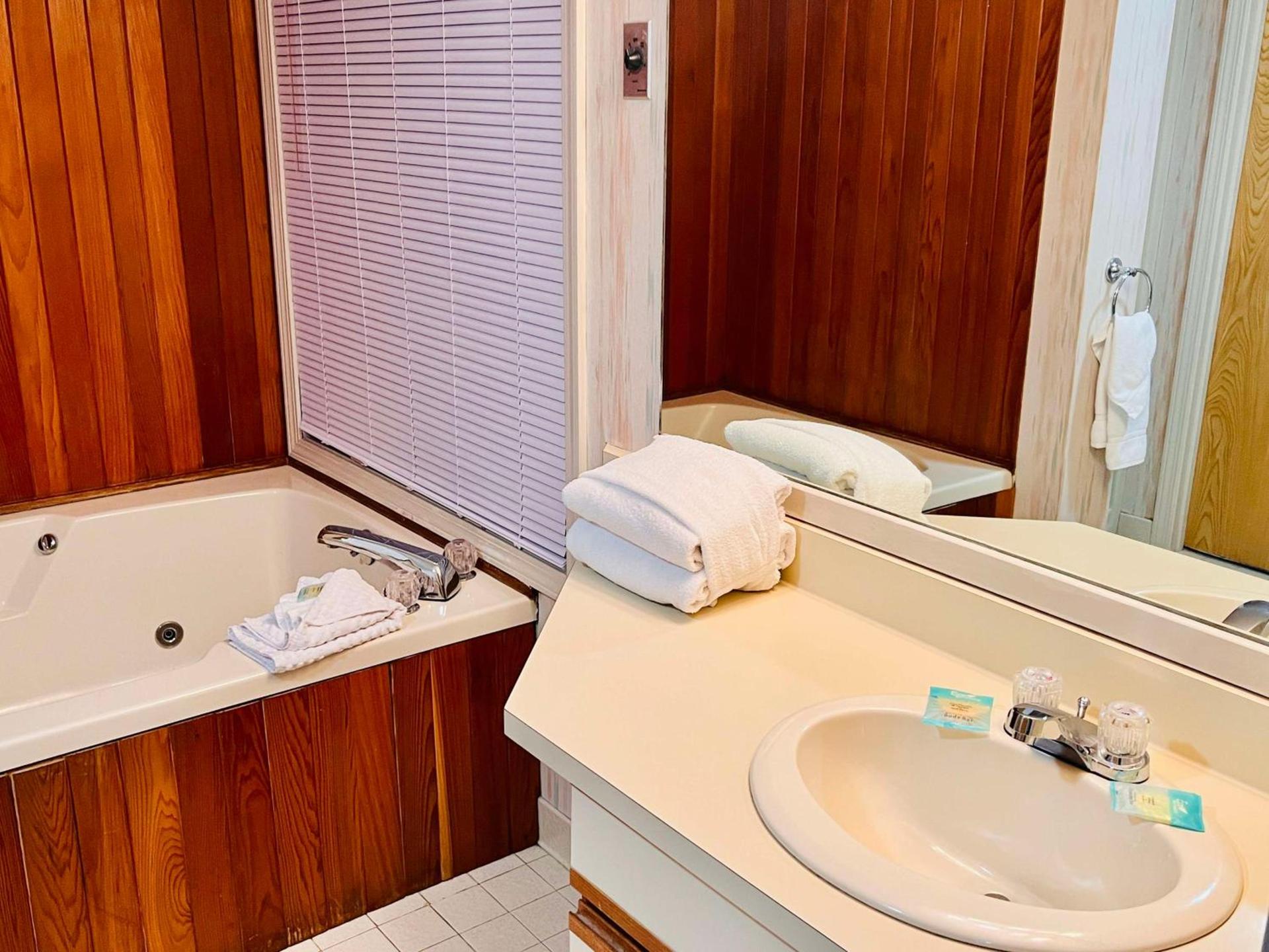 Nordic Village Condominium Resort photo 71