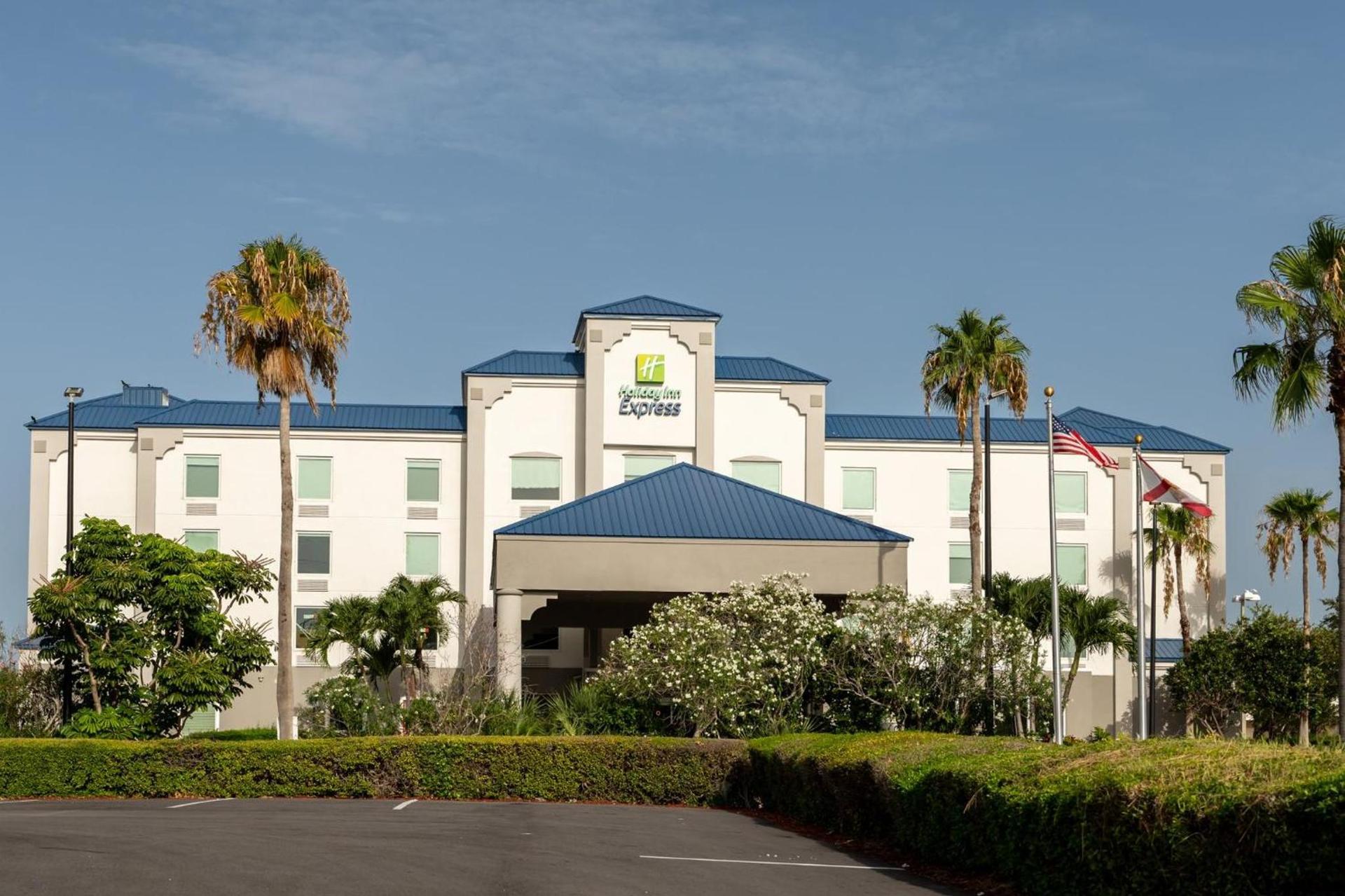 Holiday Inn Express Hotel & Suites Cocoa Beach by IHG photo 25