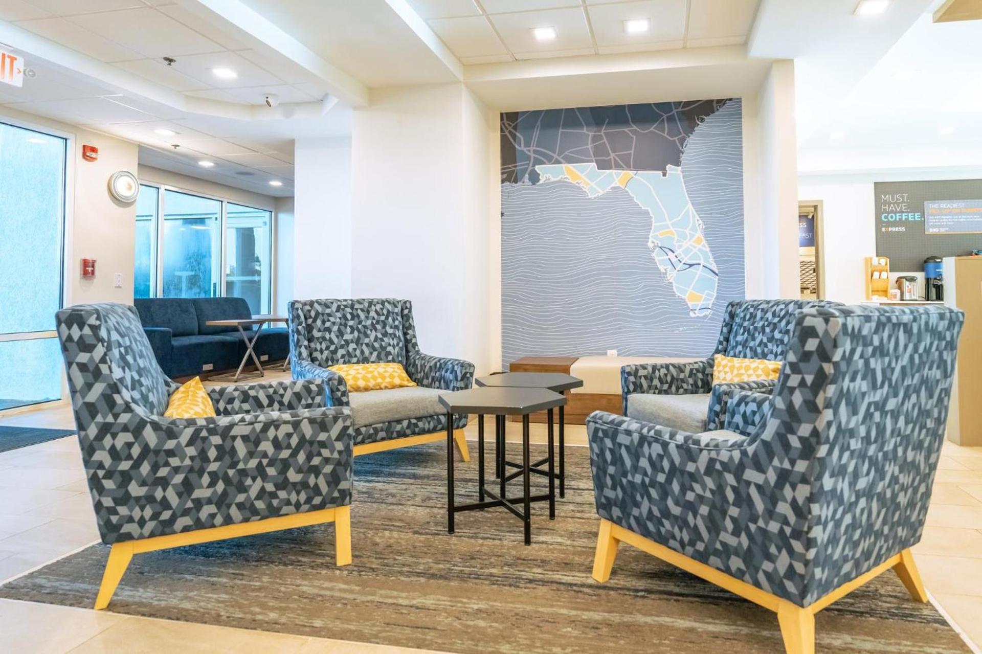 Holiday Inn Express Hotel & Suites Cocoa Beach by IHG photo 27