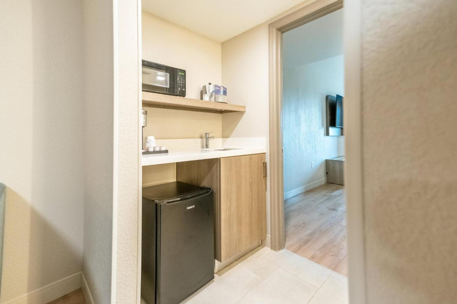 Holiday Inn Express Hotel & Suites Cocoa Beach by IHG photo 30