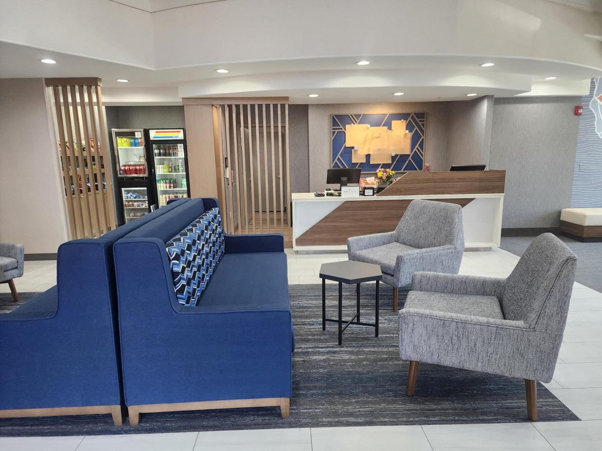 Holiday Inn Express & Suites Lathrop by IHG photo 25