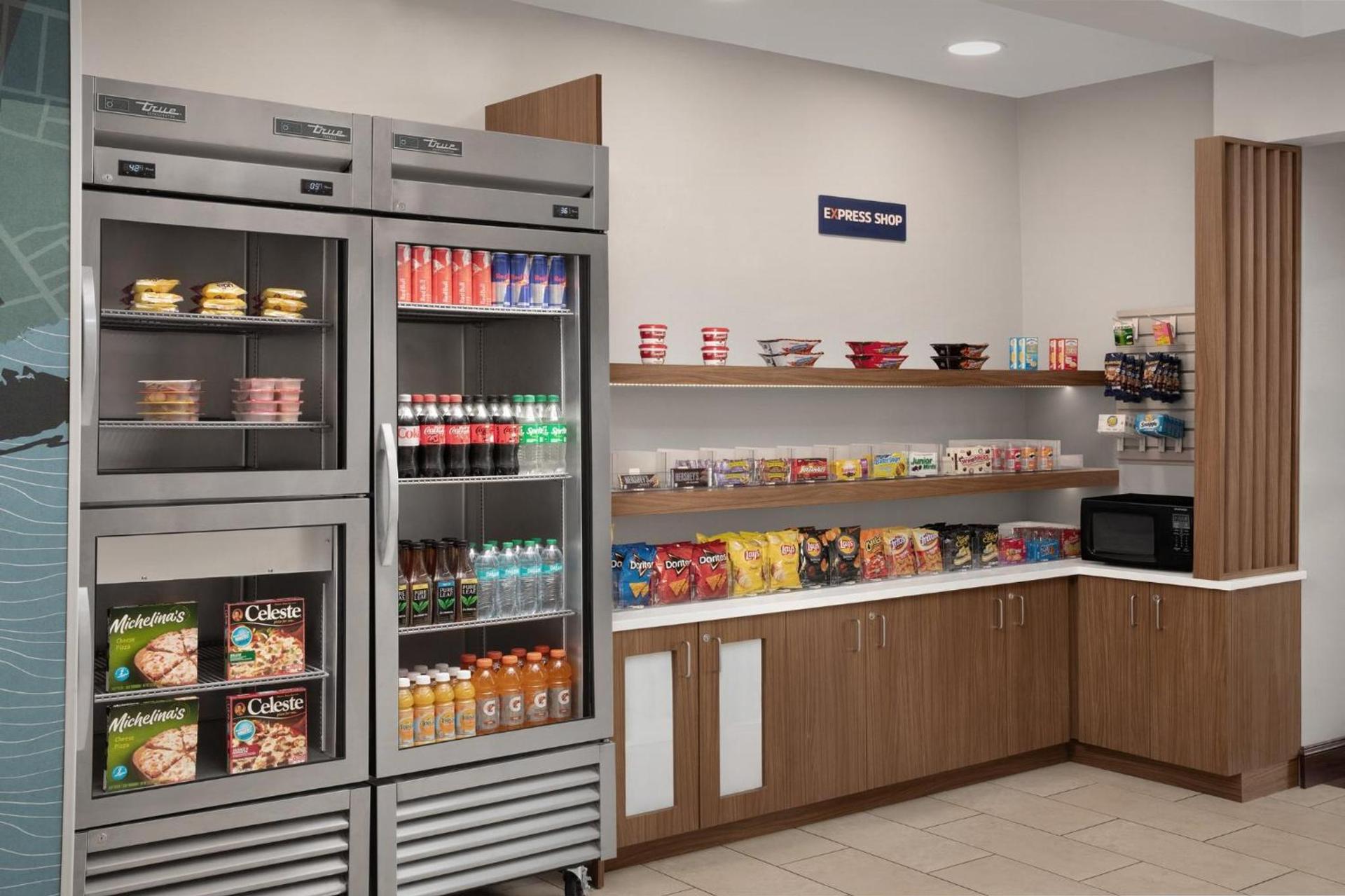 Holiday Inn Express & Suites by IHG Chambersburg by IHG photo 46
