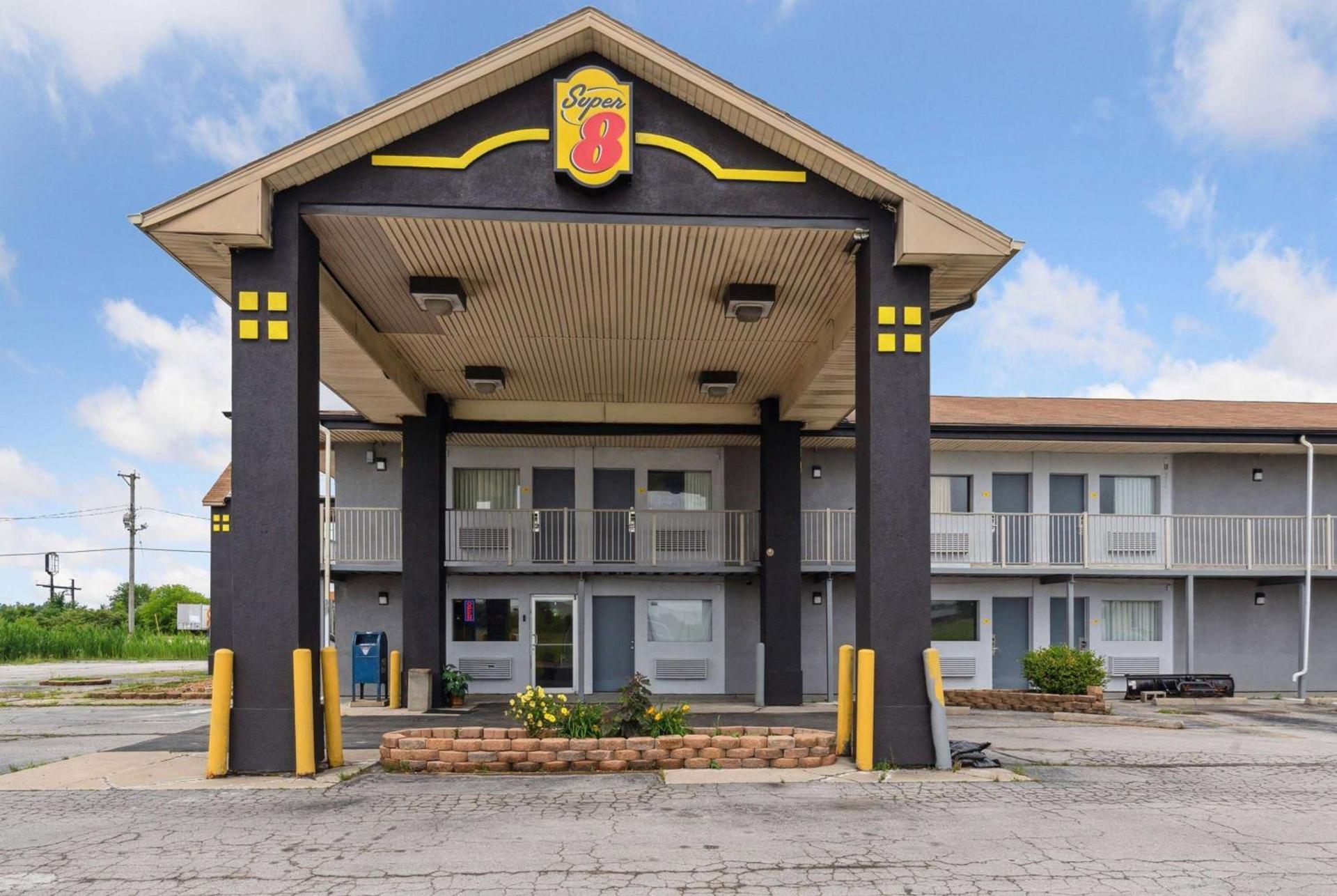 Super 8 by Wyndham Millbury/Toledo photo 45