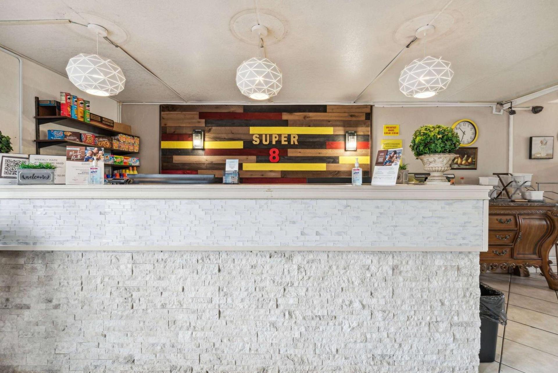 Super 8 by Wyndham Millbury/Toledo photo 49