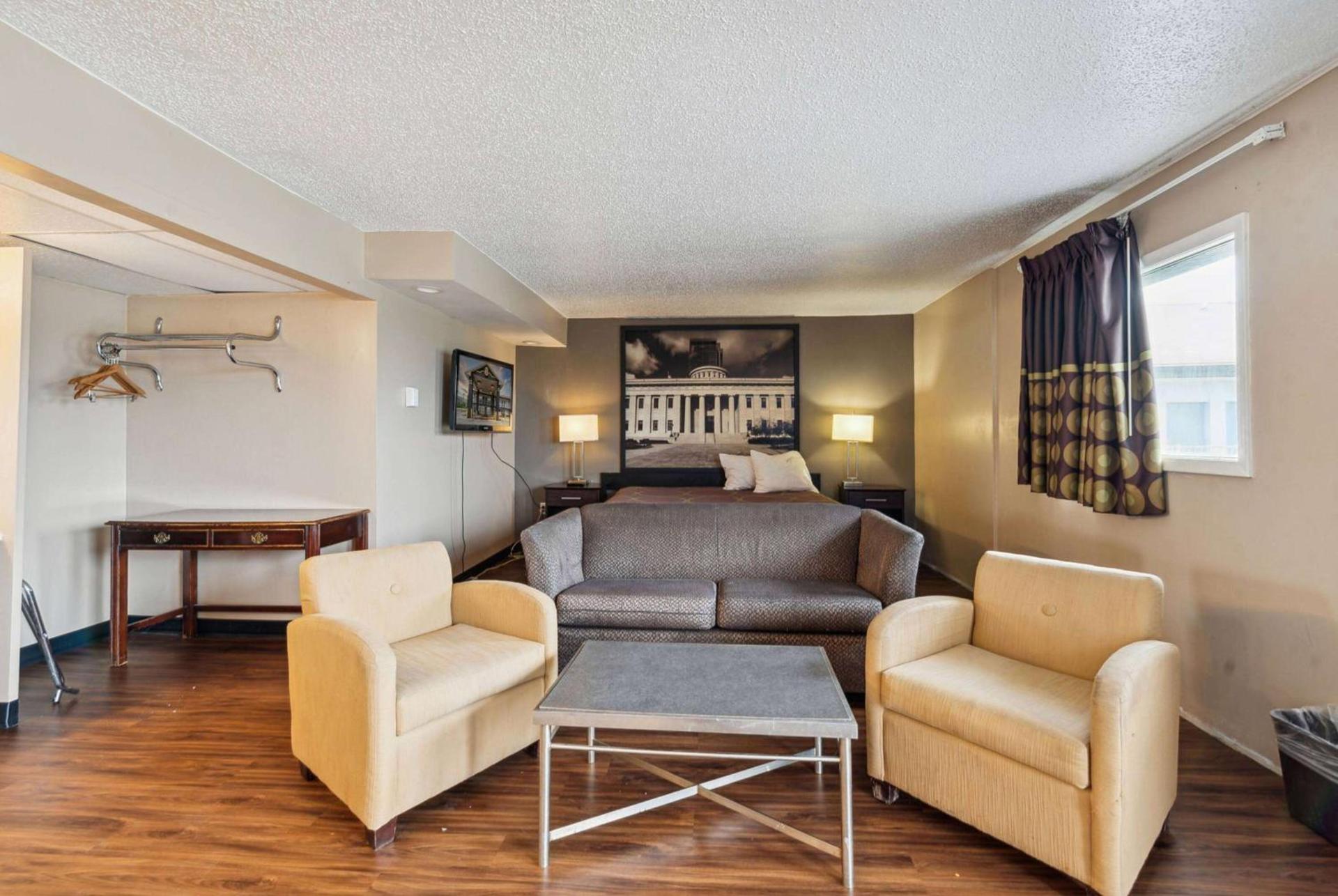 Super 8 by Wyndham Millbury/Toledo photo 54