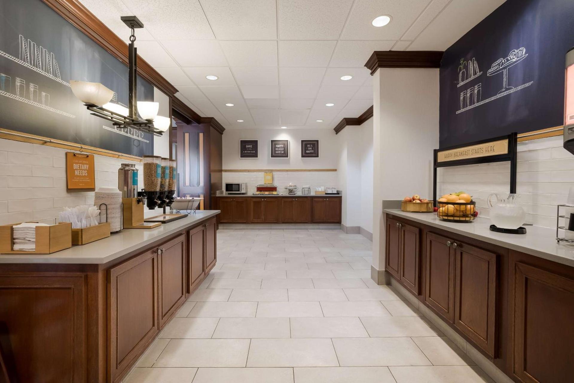 Hampton Inn McHenry photo 11