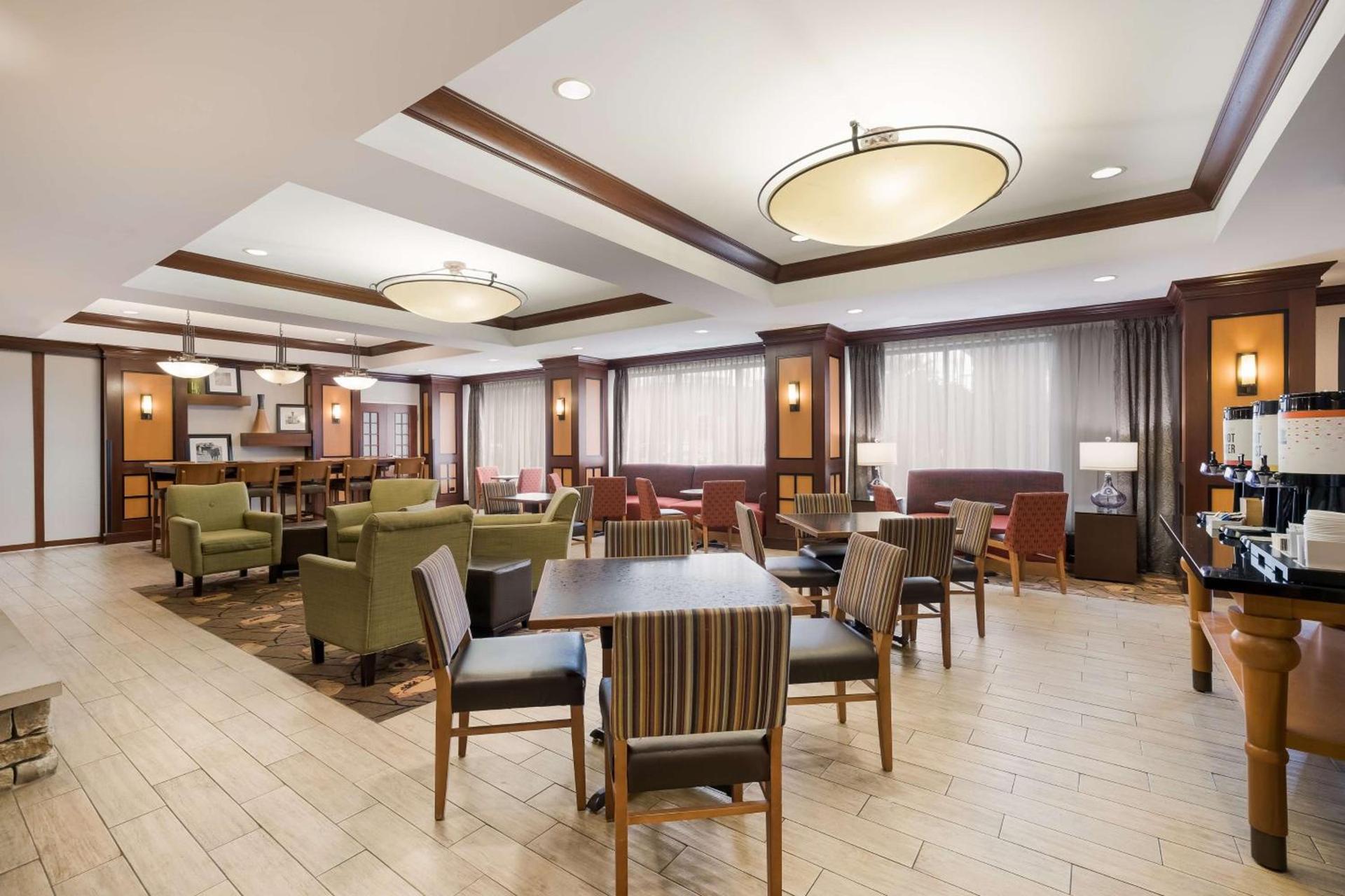 Hampton Inn McHenry photo 10