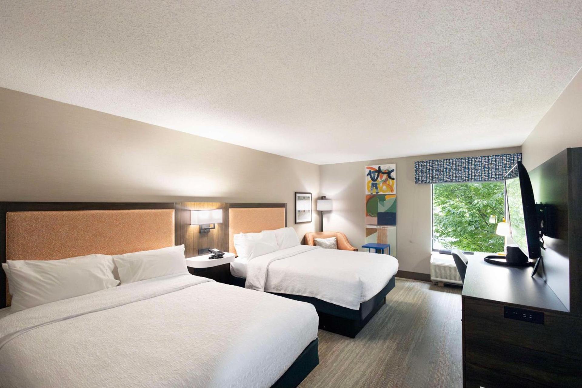 Hampton Inn Springfield photo 26