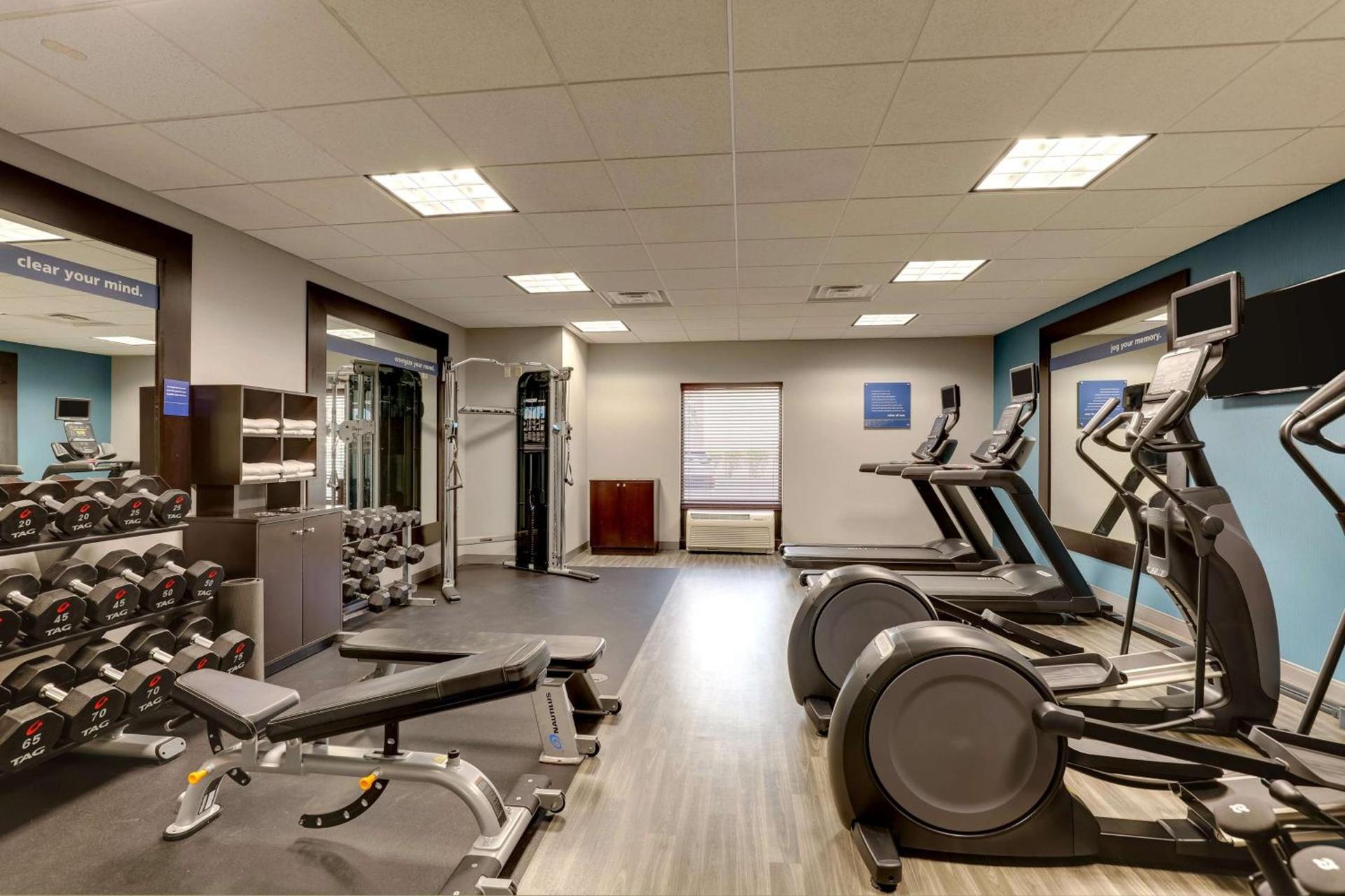 Hampton Inn & Suites Indianapolis-Airport photo 53