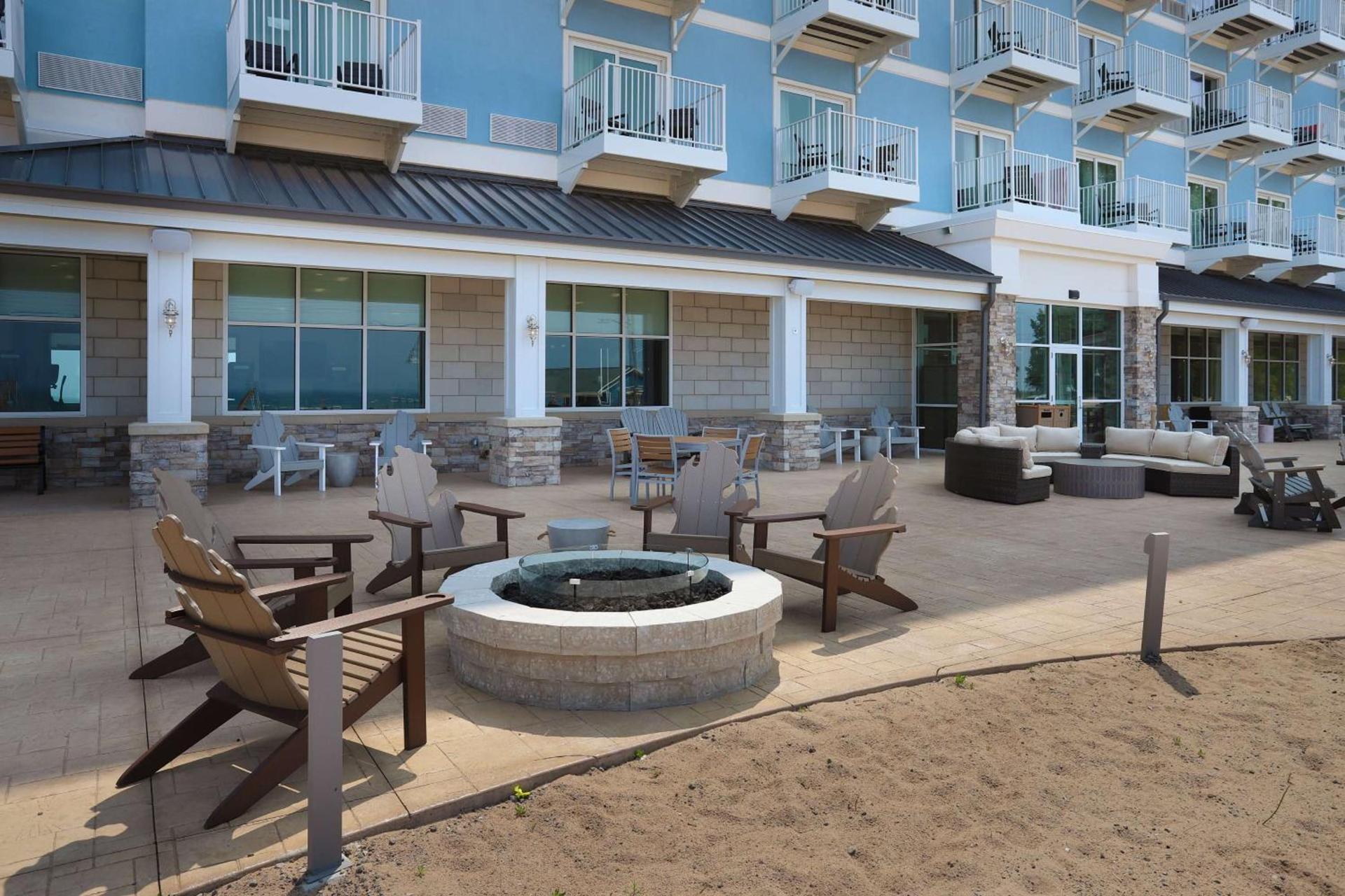 Hampton Inn & Suites Manistee, Mi photo 41
