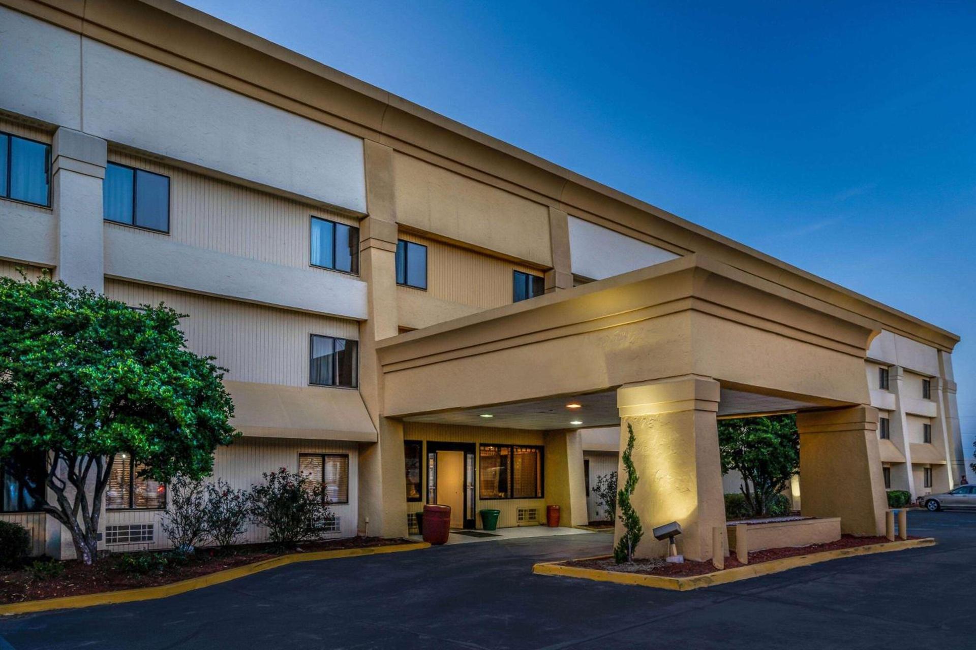 Baymont by Wyndham Meridian photo 3