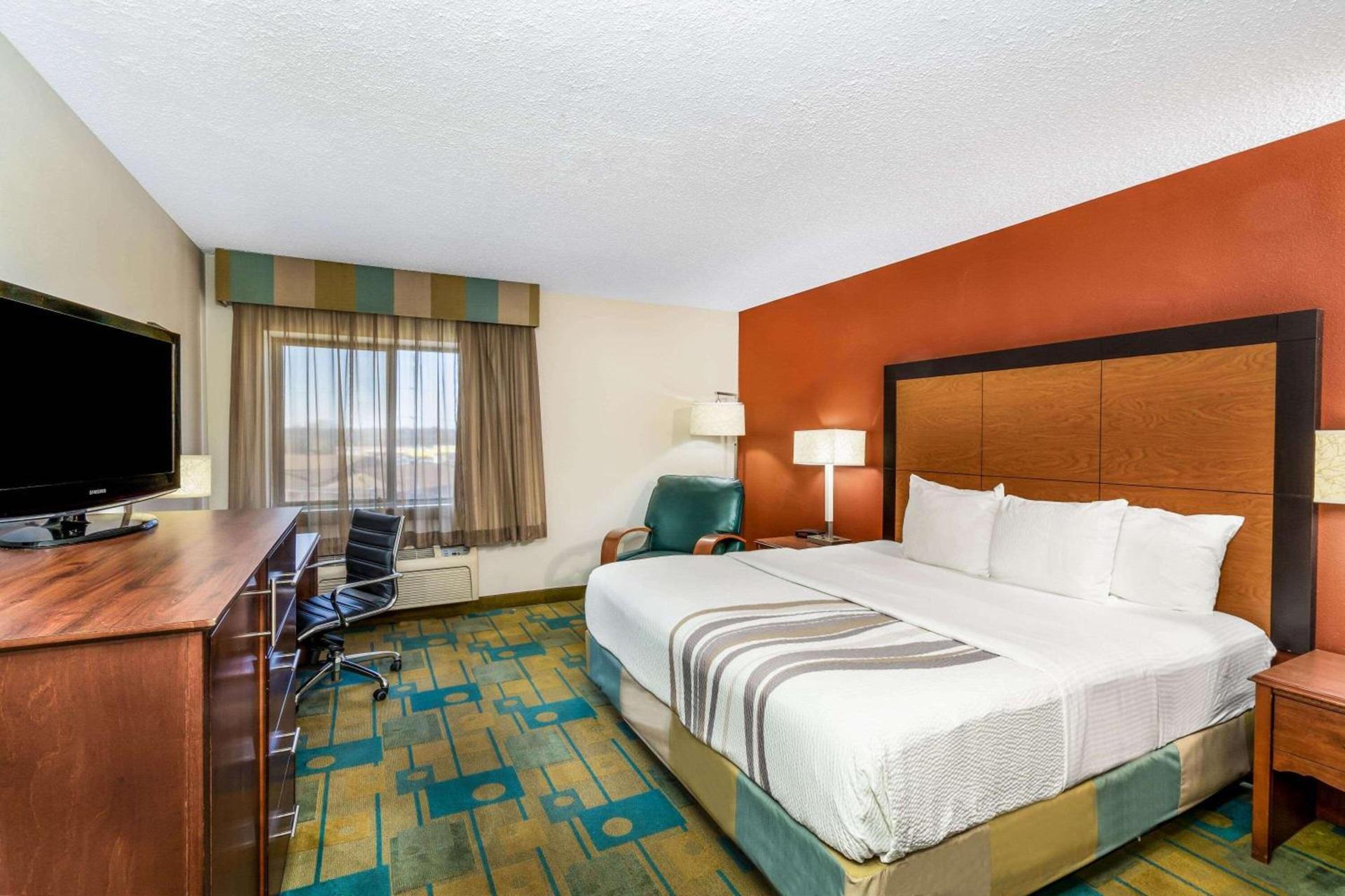 Baymont by Wyndham Meridian photo 12