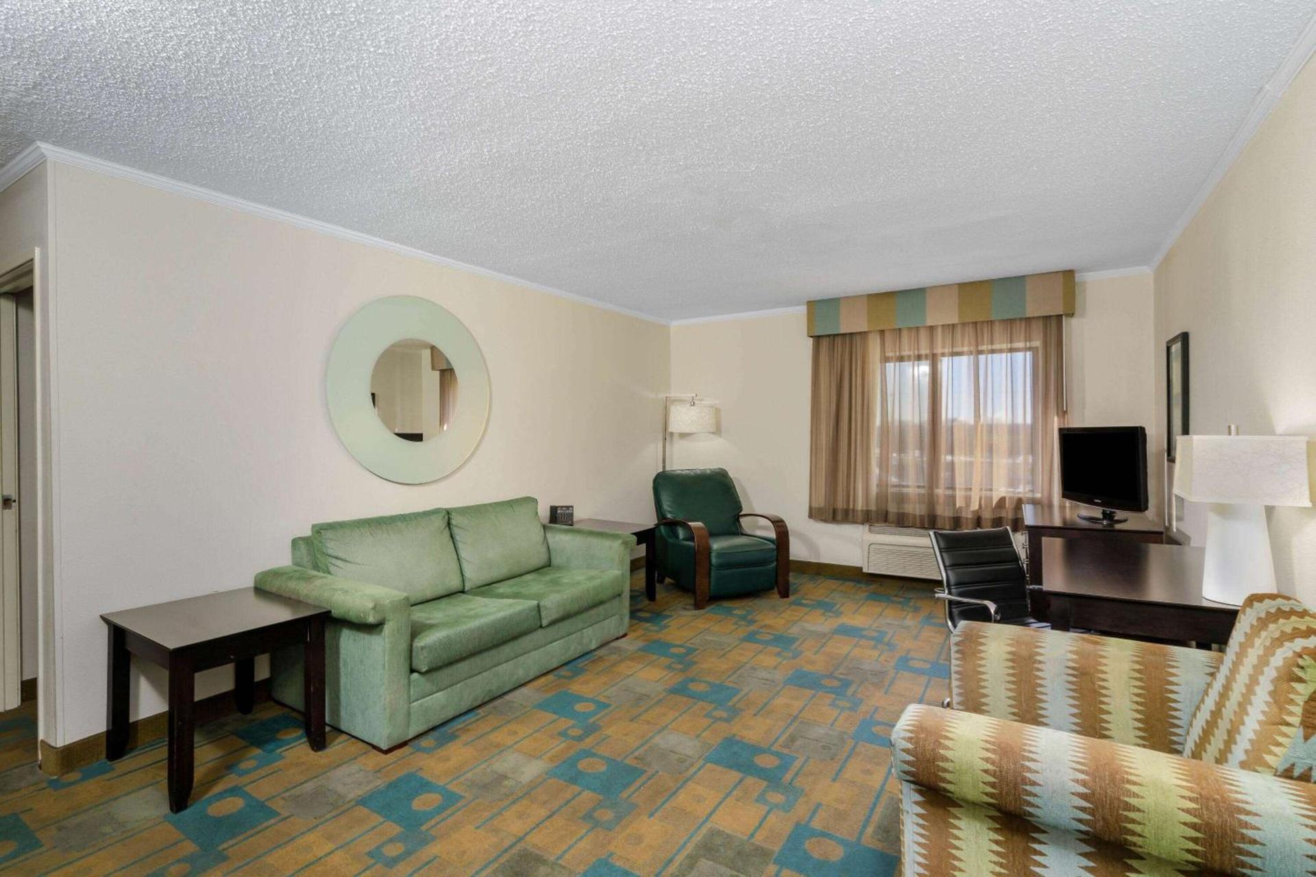 Baymont by Wyndham Meridian photo 16