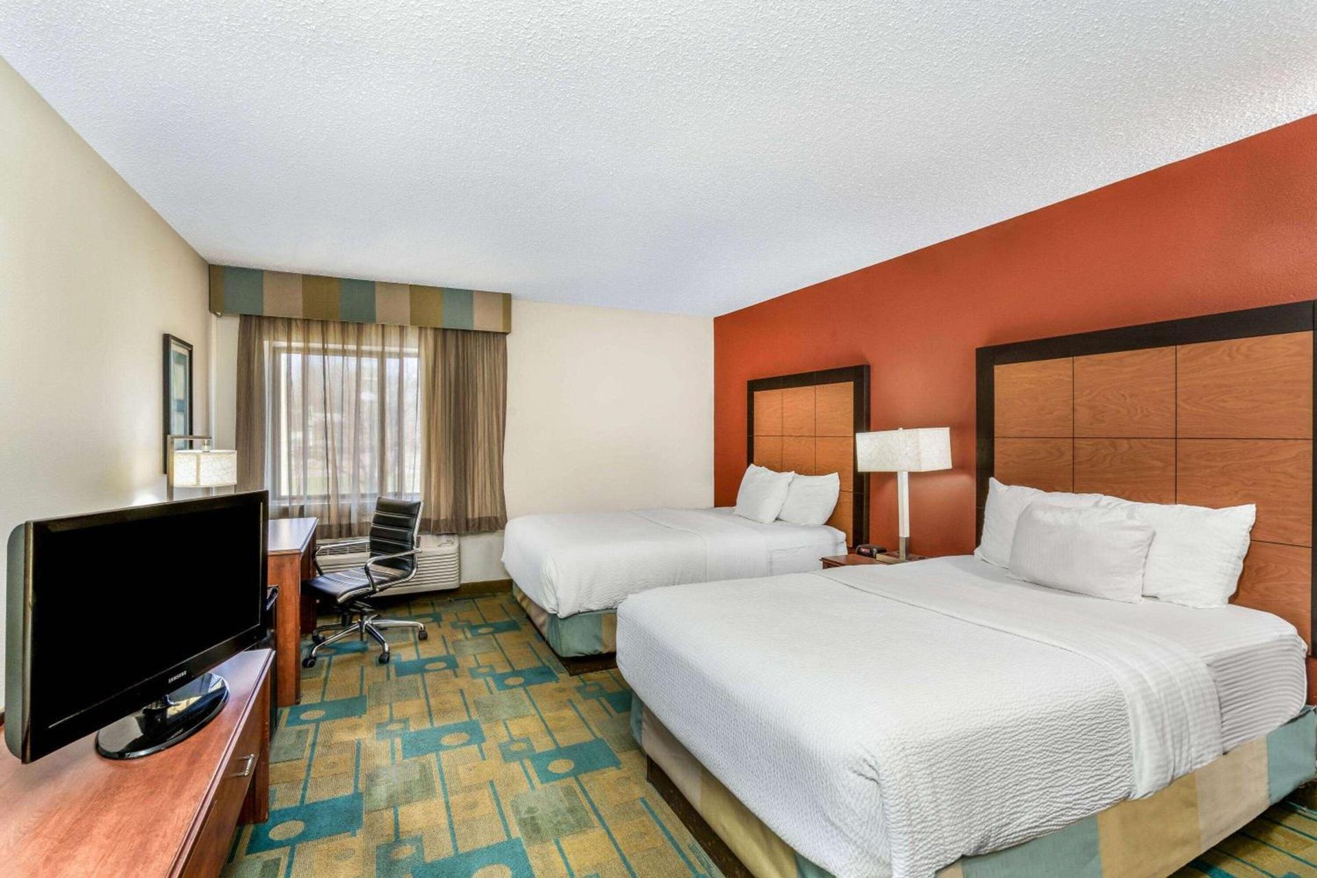 Baymont by Wyndham Meridian photo 11