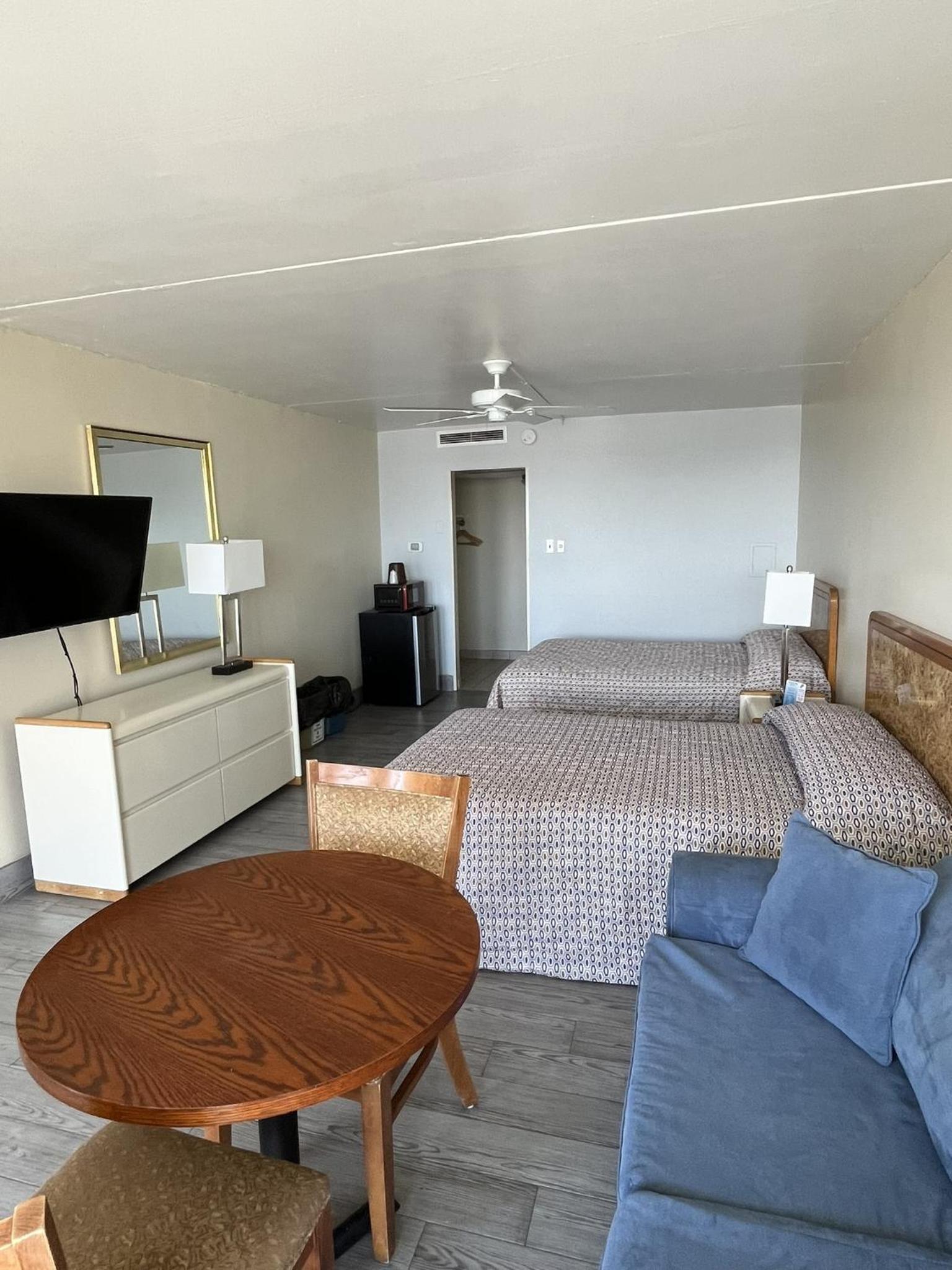 Landmark Motel photo 13