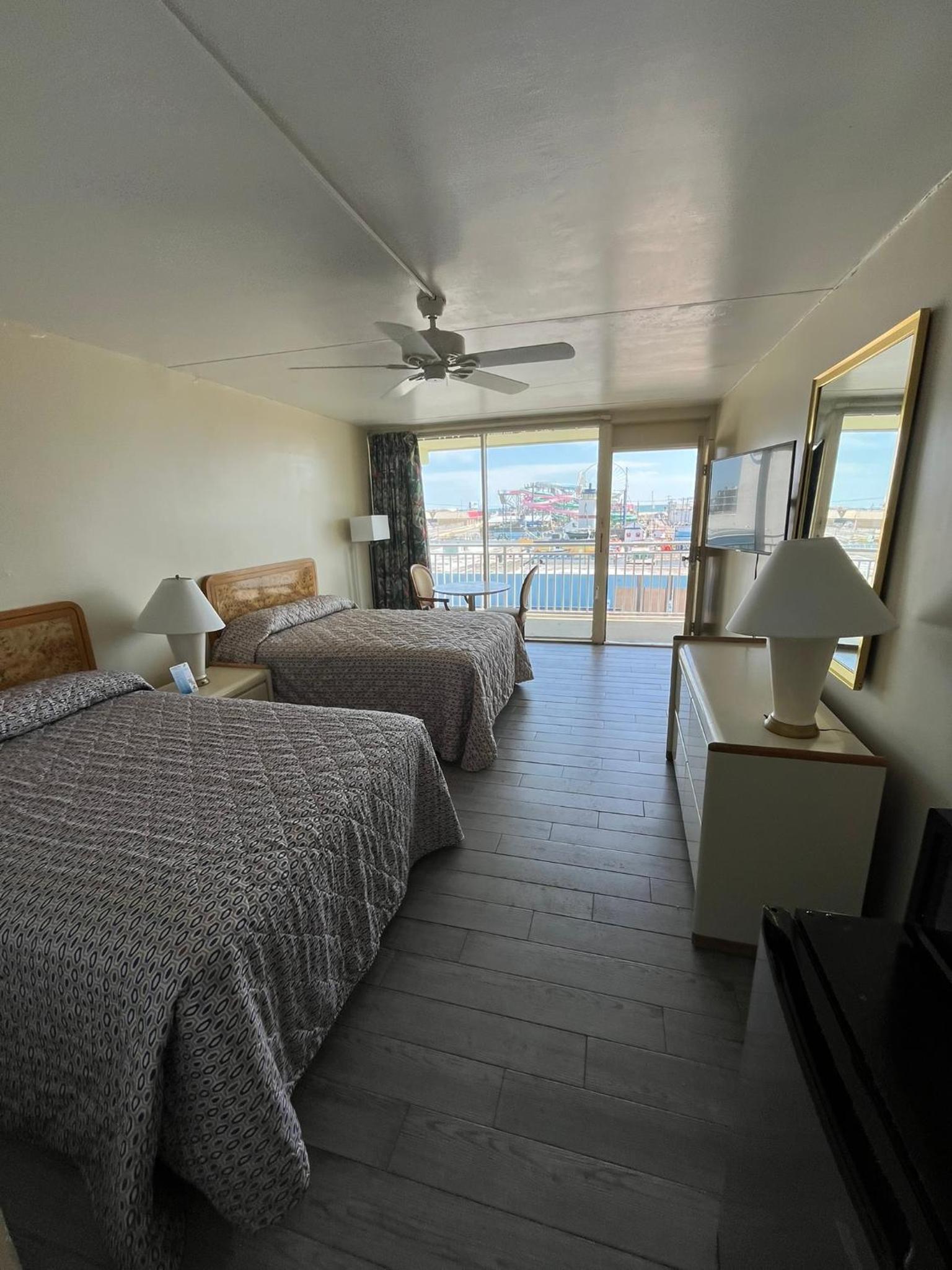 Landmark Motel photo 16