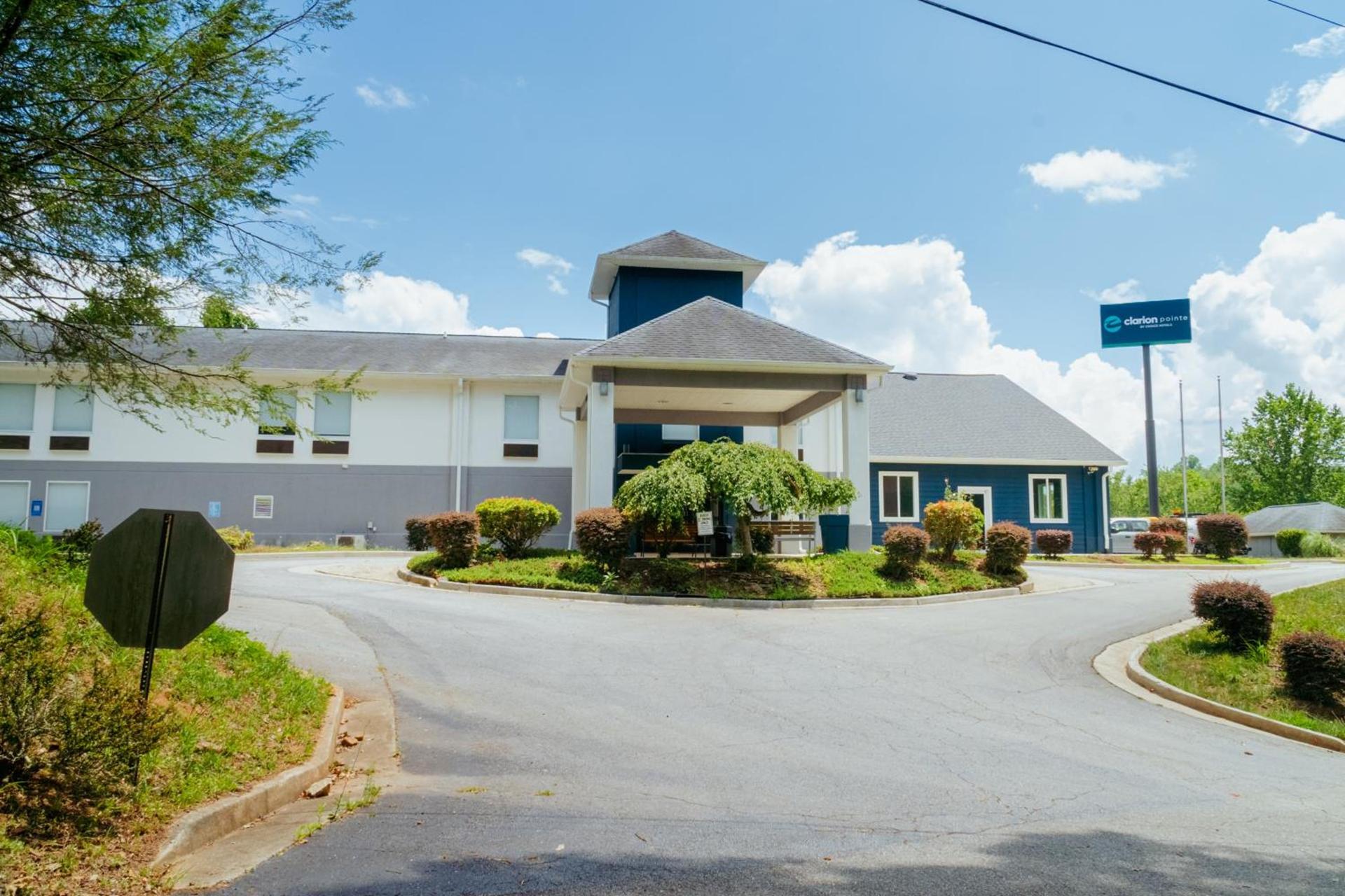 Clarion Pointe-Dillard near Blue Ridge Mountains photo 63