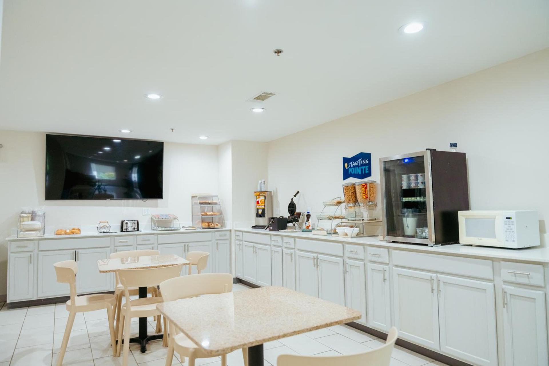 Clarion Pointe-Dillard near Blue Ridge Mountains photo 66