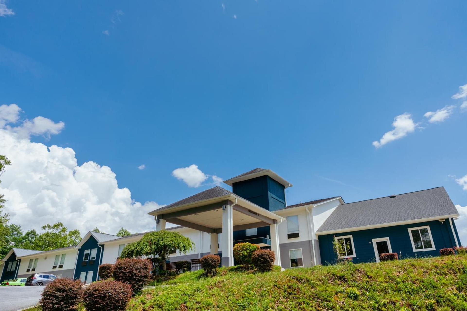 Clarion Pointe-Dillard near Blue Ridge Mountains photo 88