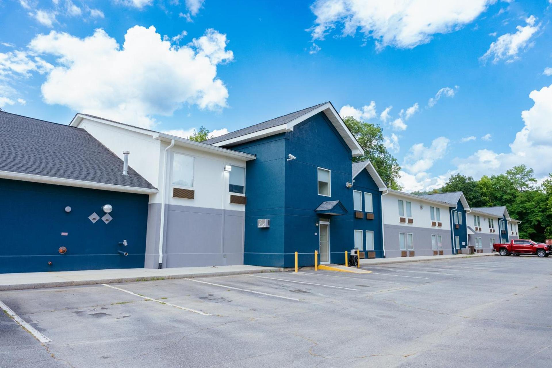Clarion Pointe-Dillard near Blue Ridge Mountains photo 96