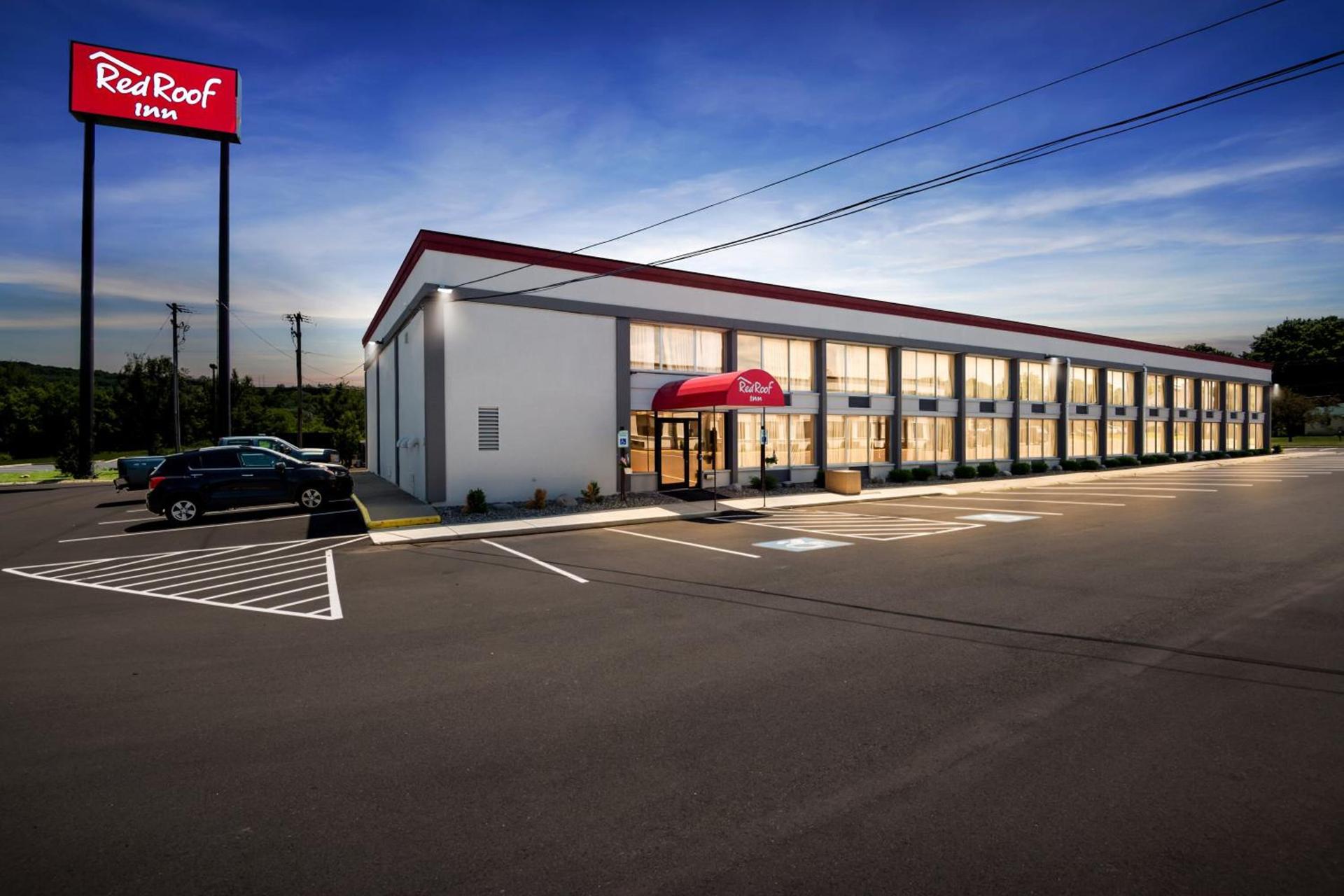 Red Roof Inn Cortland photo 4