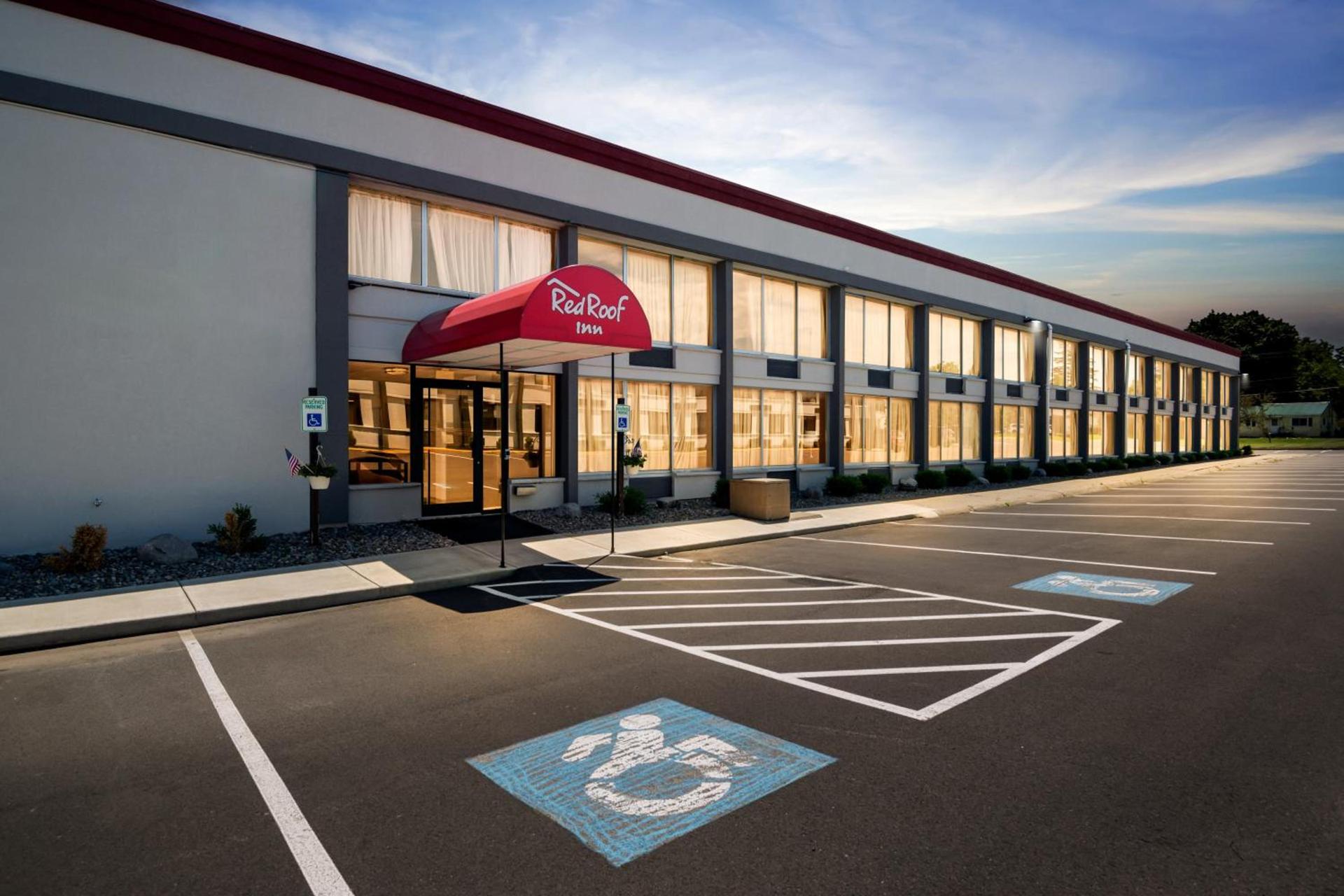 Red Roof Inn Cortland photo 3