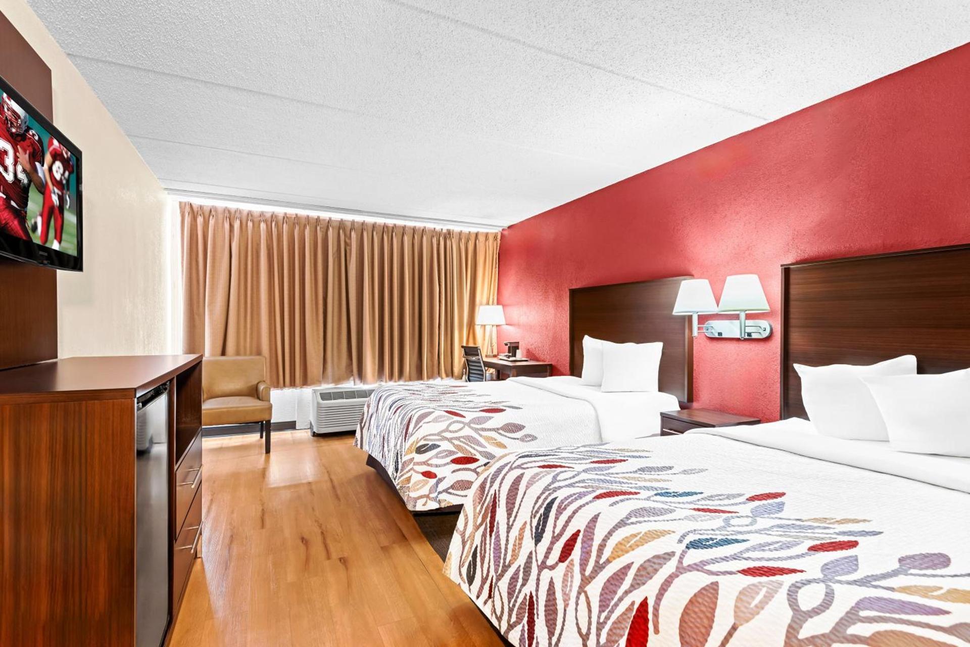 Red Roof Inn Cortland photo 12