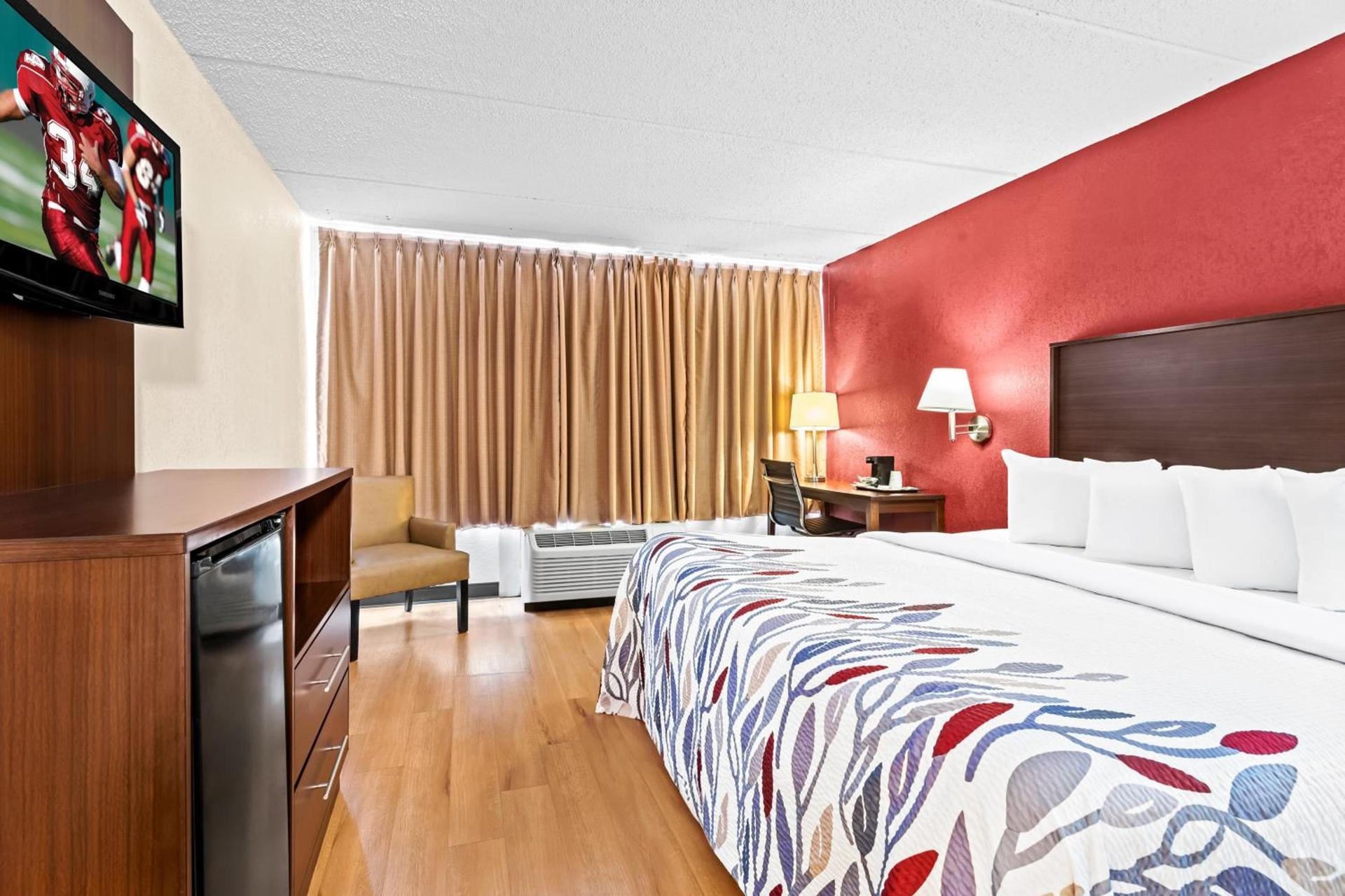 Red Roof Inn Cortland photo 15
