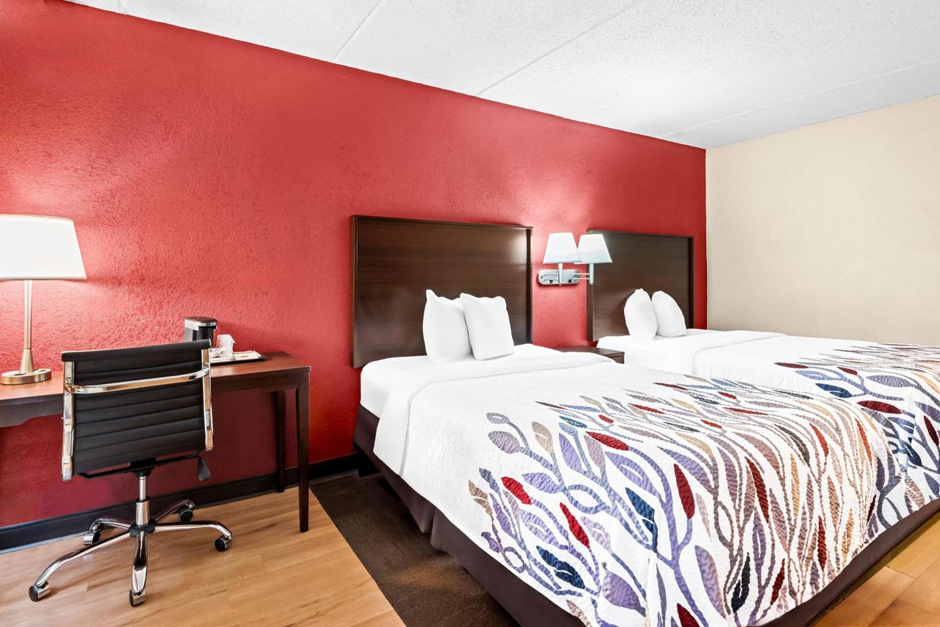 Red Roof Inn Cortland photo 11