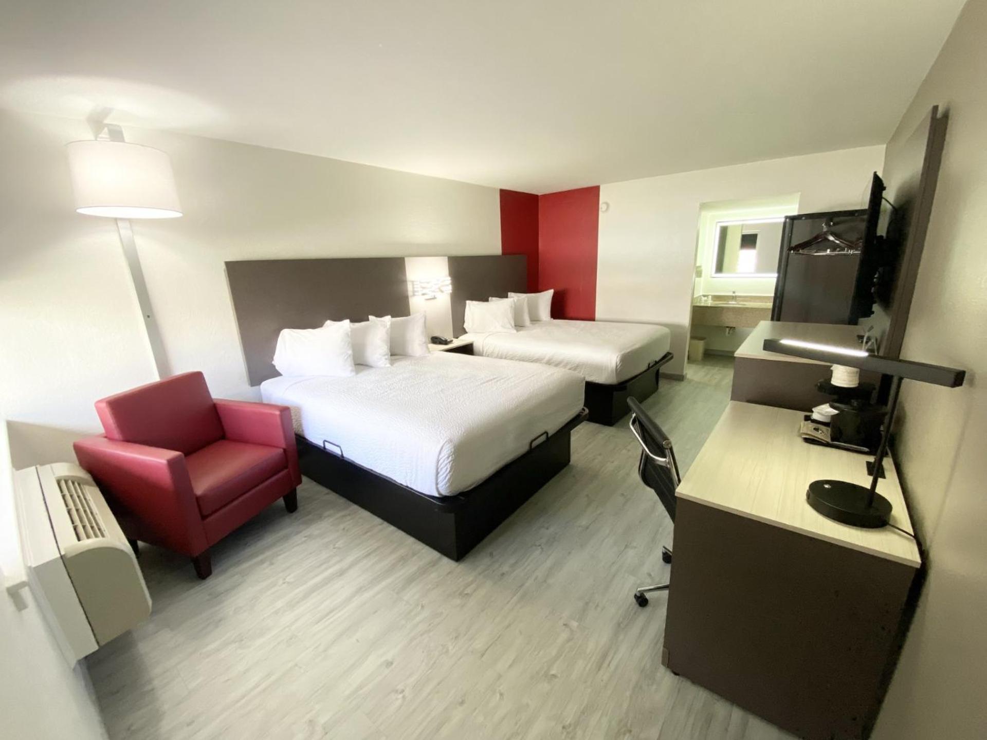 Ramada by Wyndham Tuscaloosa photo 16
