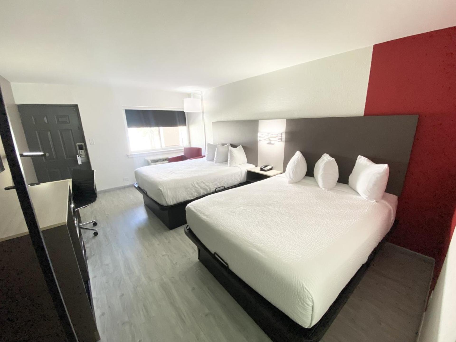 Ramada by Wyndham Tuscaloosa photo 23