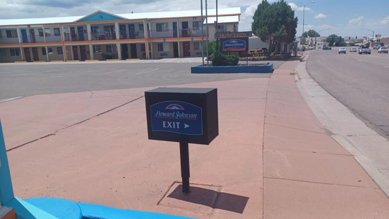 Howard Johnson by Wyndham Springerville photo 34