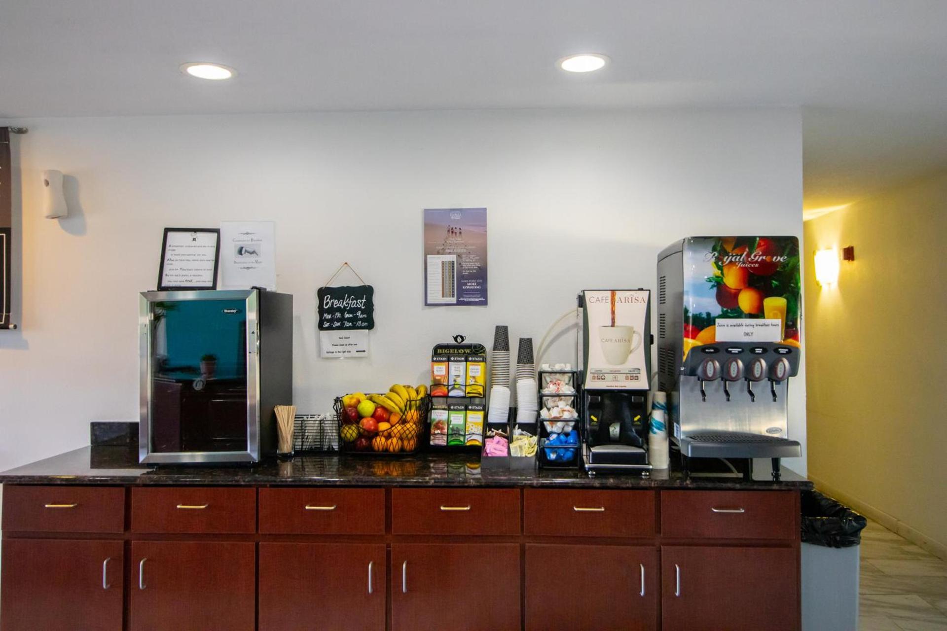 Red Lion Inn & Suites Vancouver photo 8