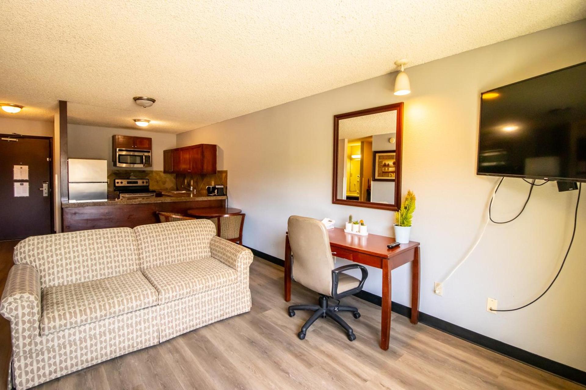 Red Lion Inn & Suites Vancouver photo 12