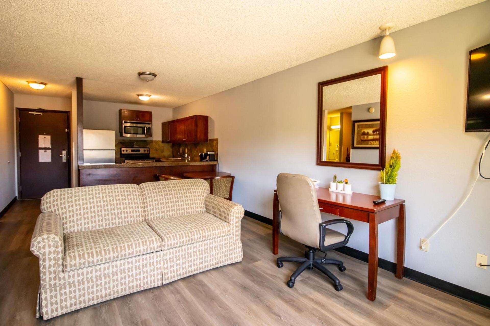 Red Lion Inn & Suites Vancouver photo 10