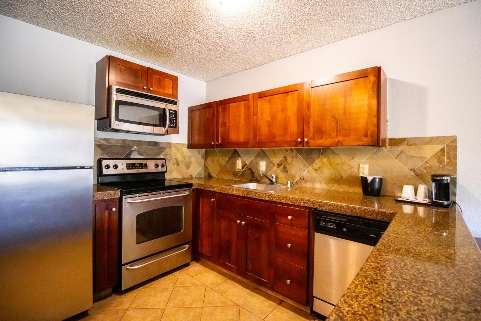Red Lion Inn & Suites Vancouver photo 13