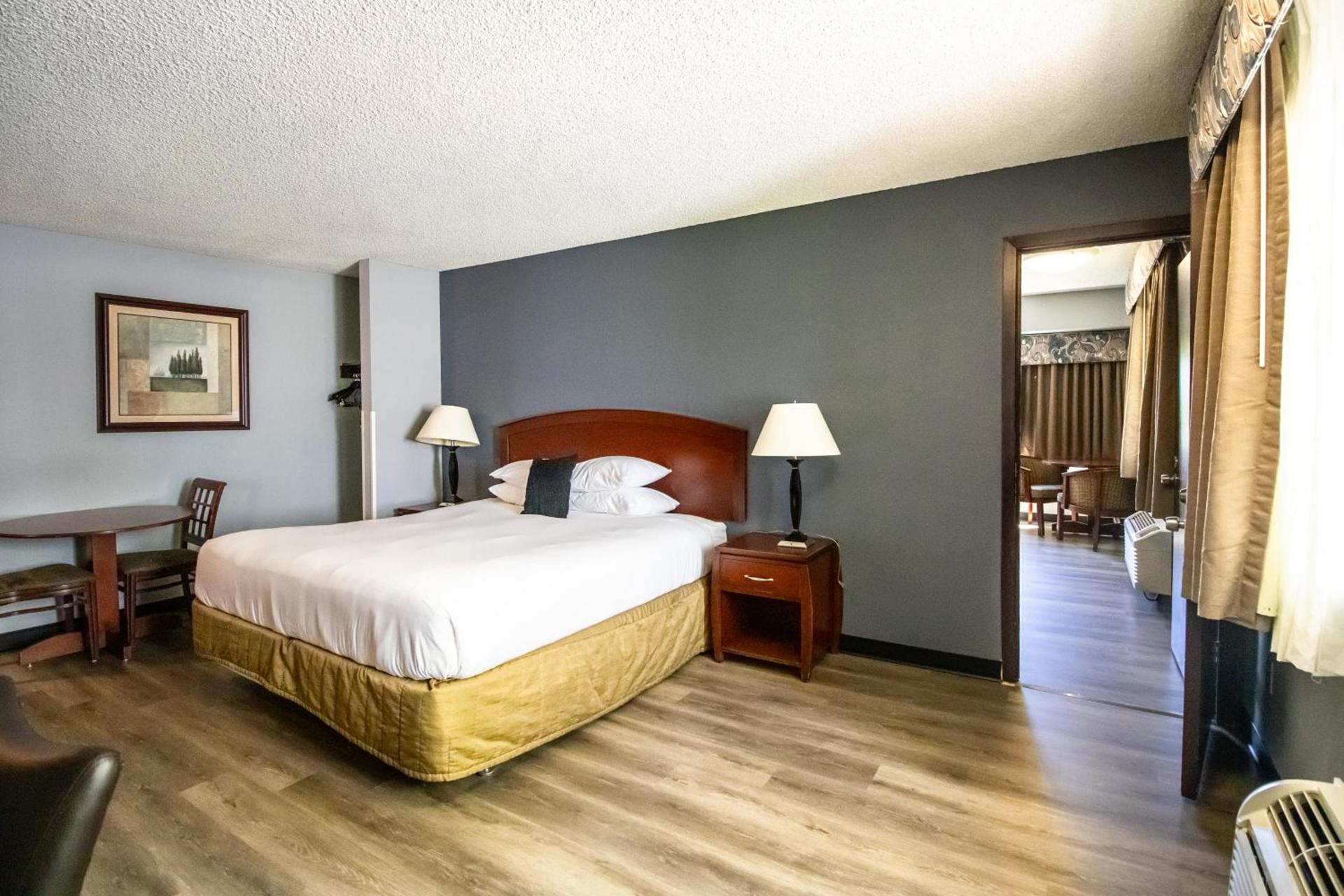 Red Lion Inn & Suites Vancouver photo 17