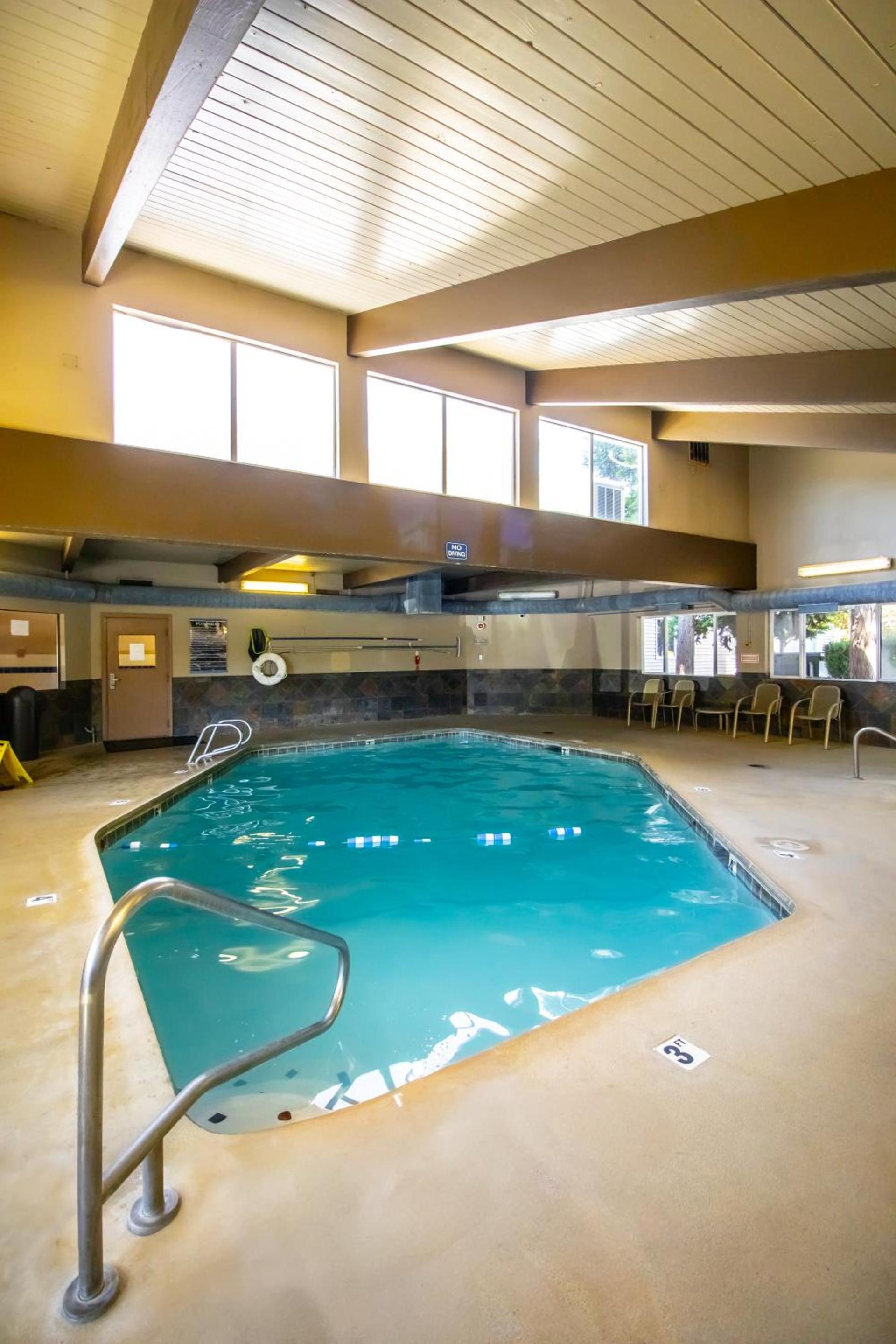 Red Lion Inn & Suites Vancouver photo 30