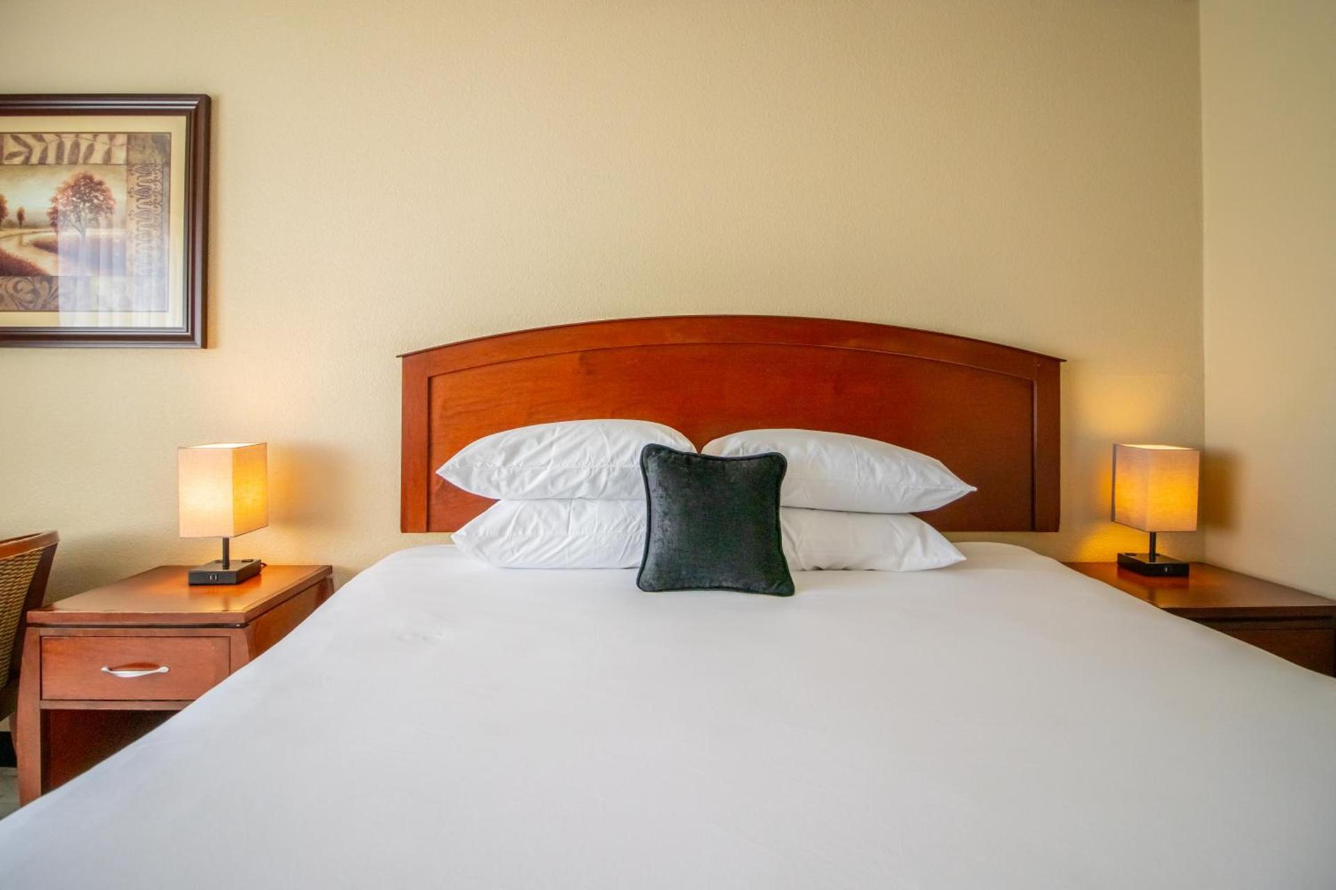 Red Lion Inn & Suites Vancouver photo 36